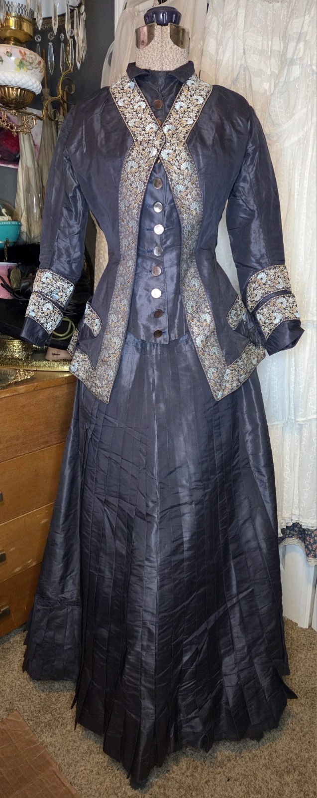 Lavender 1860s Victorian Silk/Taffeta w/ Brocade Trim Afternoon Dress