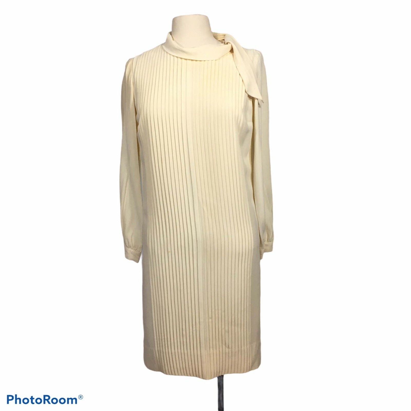 Nardis of Dallas Vintage 60&rsquo;s Cream White Pleated Front Shift Custom Dress, 36 b