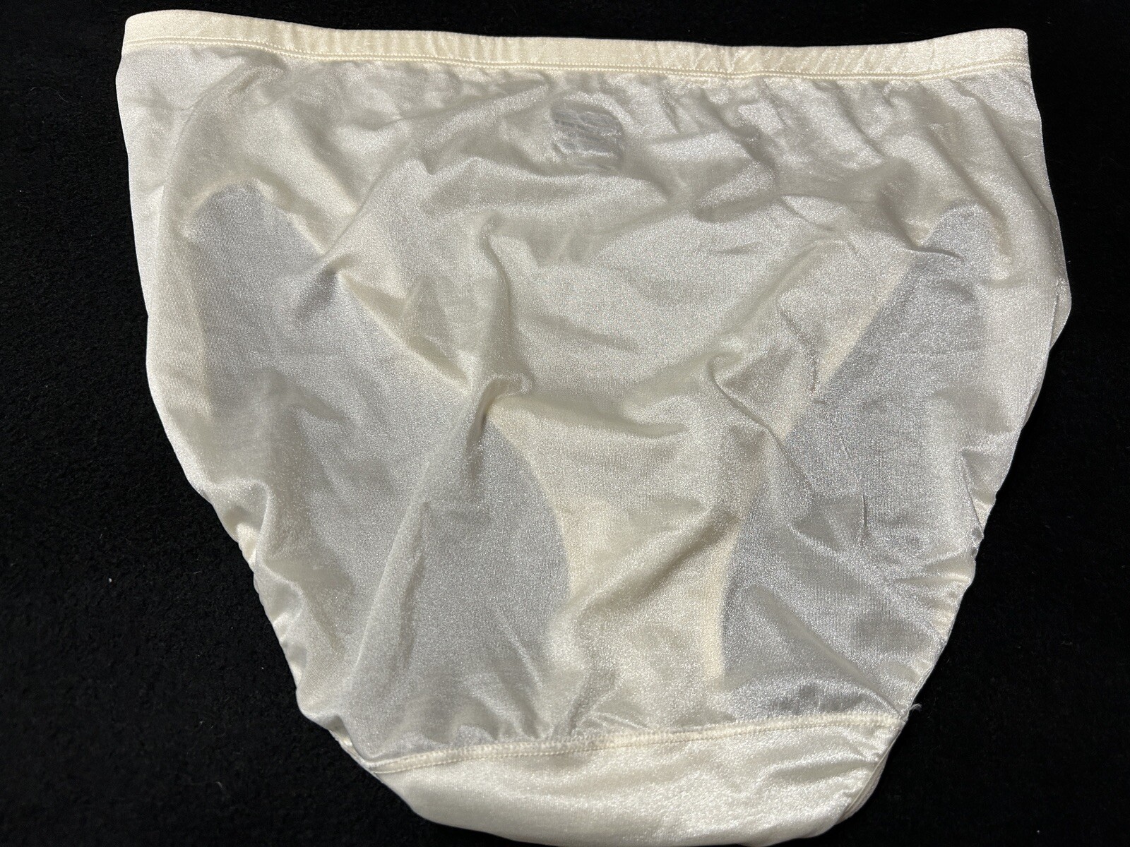 Vtg VANITY FAIR 13194 Comfort Essentials Satin Hi-Cut 9 Ivory Brief Panties #25