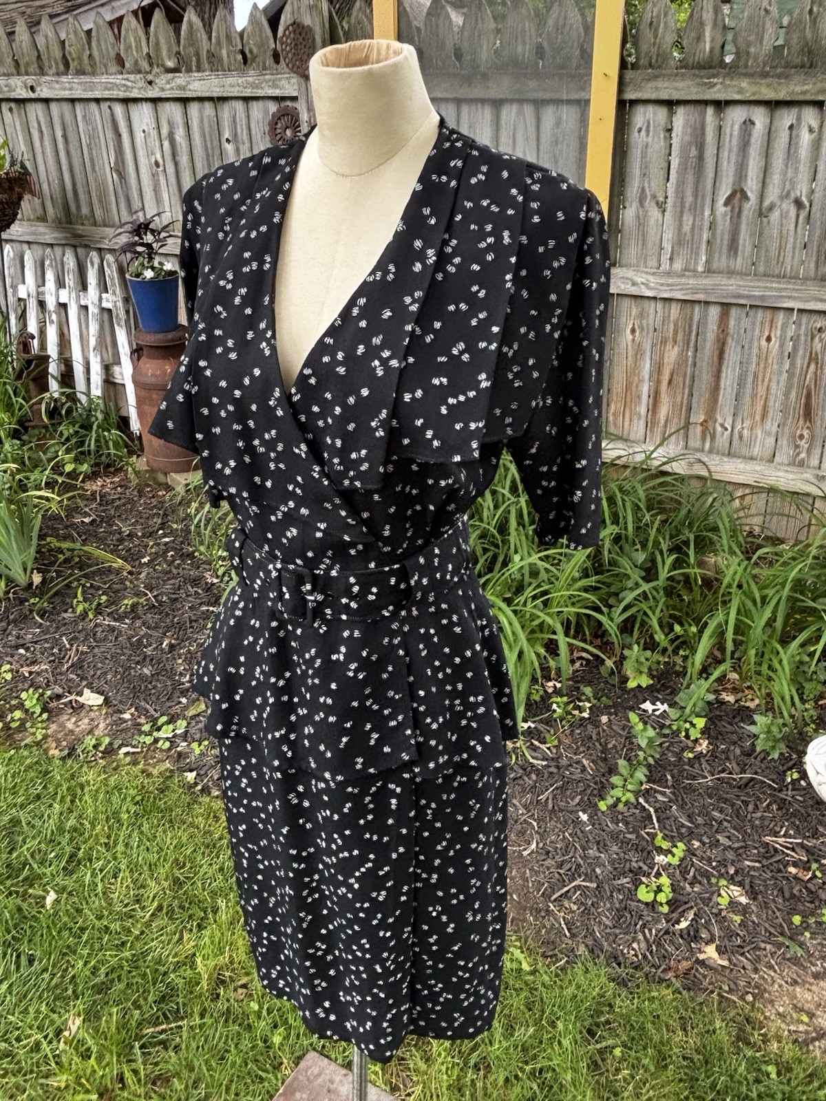 VTG Black Dress OOPS CALIFORNIA 80s does 40s Peplum Belt Sz 7/8 36x28x36&Prime;