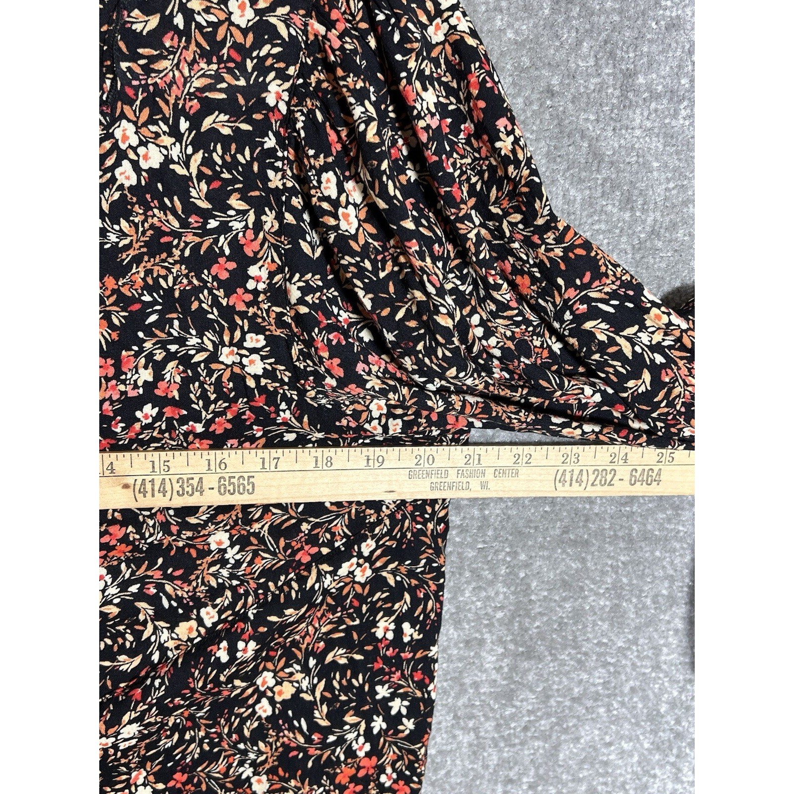 Old Navy Top Womens Size M Black Dark Floral Puff Sleeve V-Neck Button Up NWT