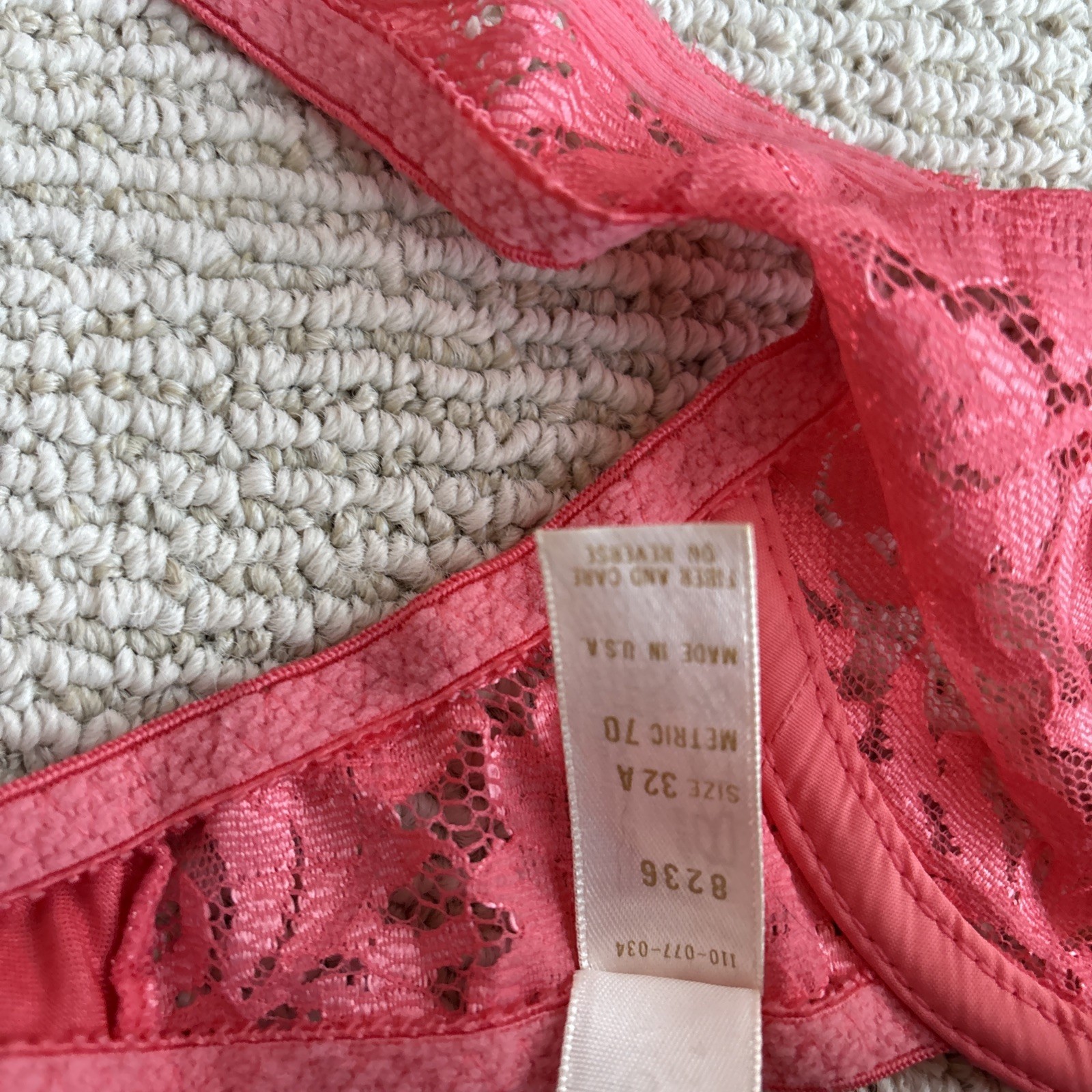 Vintage Victoria&rsquo;s Secret Gold Label Bra 32A Made in USA Pink Lace Underwire