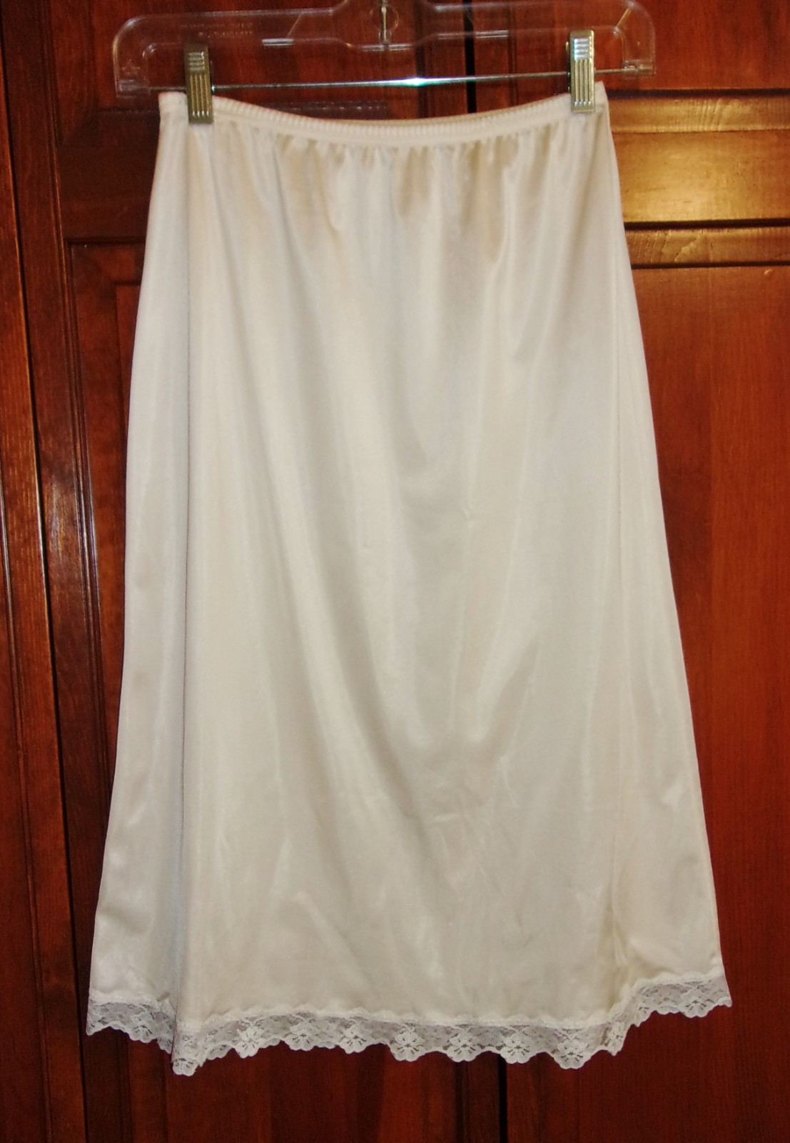 Vtg Lorraine Beige Half Slip – 25&Prime; Long – Sz Small Long – Made in USA