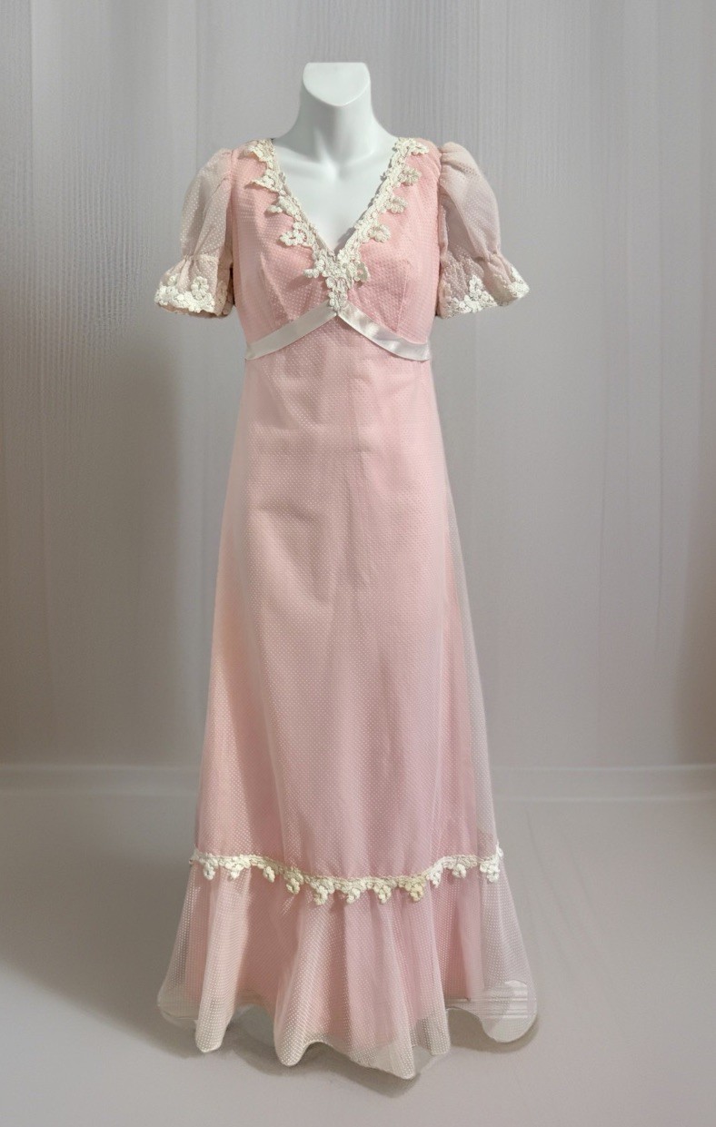 Vintage 1970s Women Maxi Dress XS/S Pink Swiss Dot Lace Puff Short Sleeve Lined