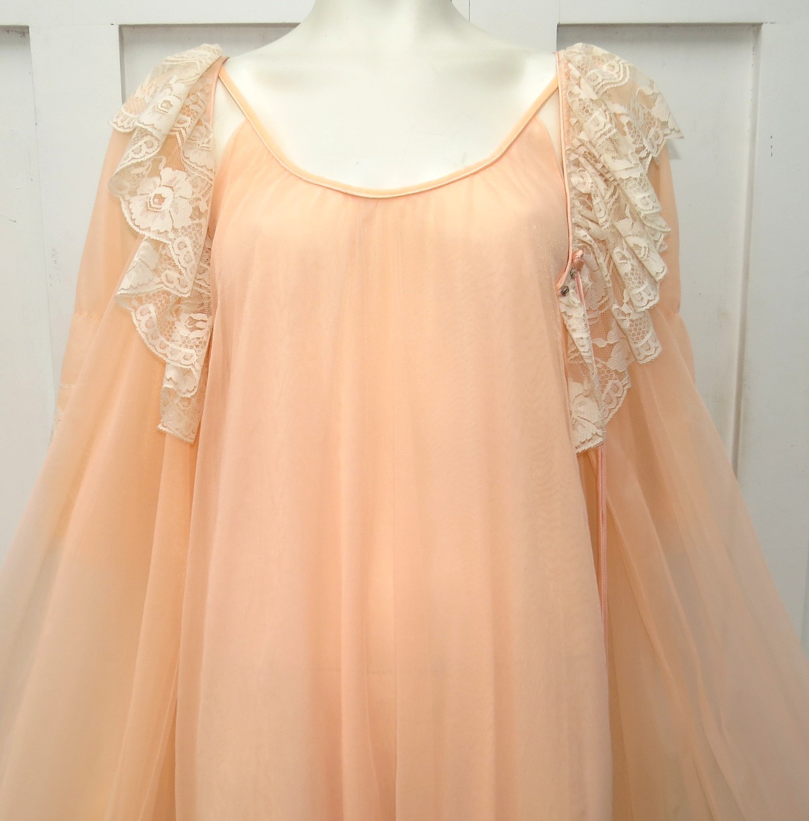 Vtg INTIME Bright Pink Coral Sheer Chiffon Peignoir Robe Nightgown RUFFLES L