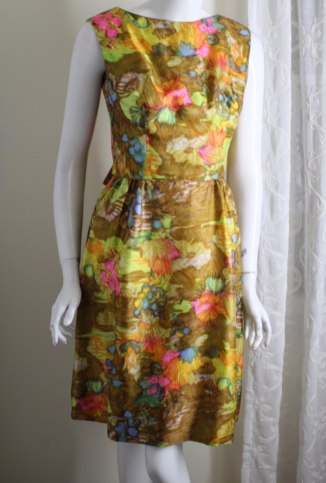 Vintage 1960s Shannon Rodgers Runs S 4 6 8 35&Prime;B Silk Sheath Dress Tropical