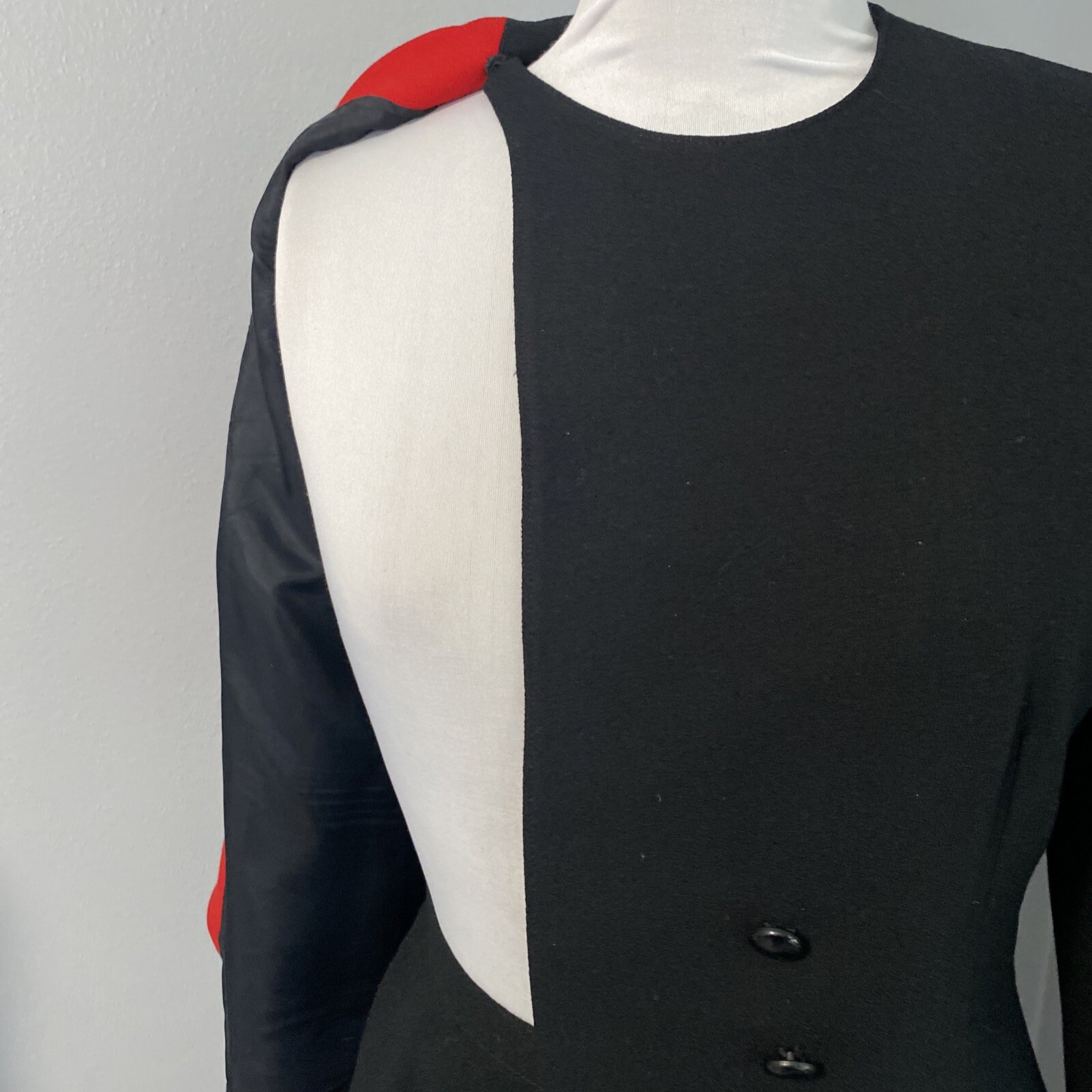 Vtg BERT NEWMAN 2-Pc Wool Black/Red Skirt Asymmetric Button Jacket Suit SZ 10
