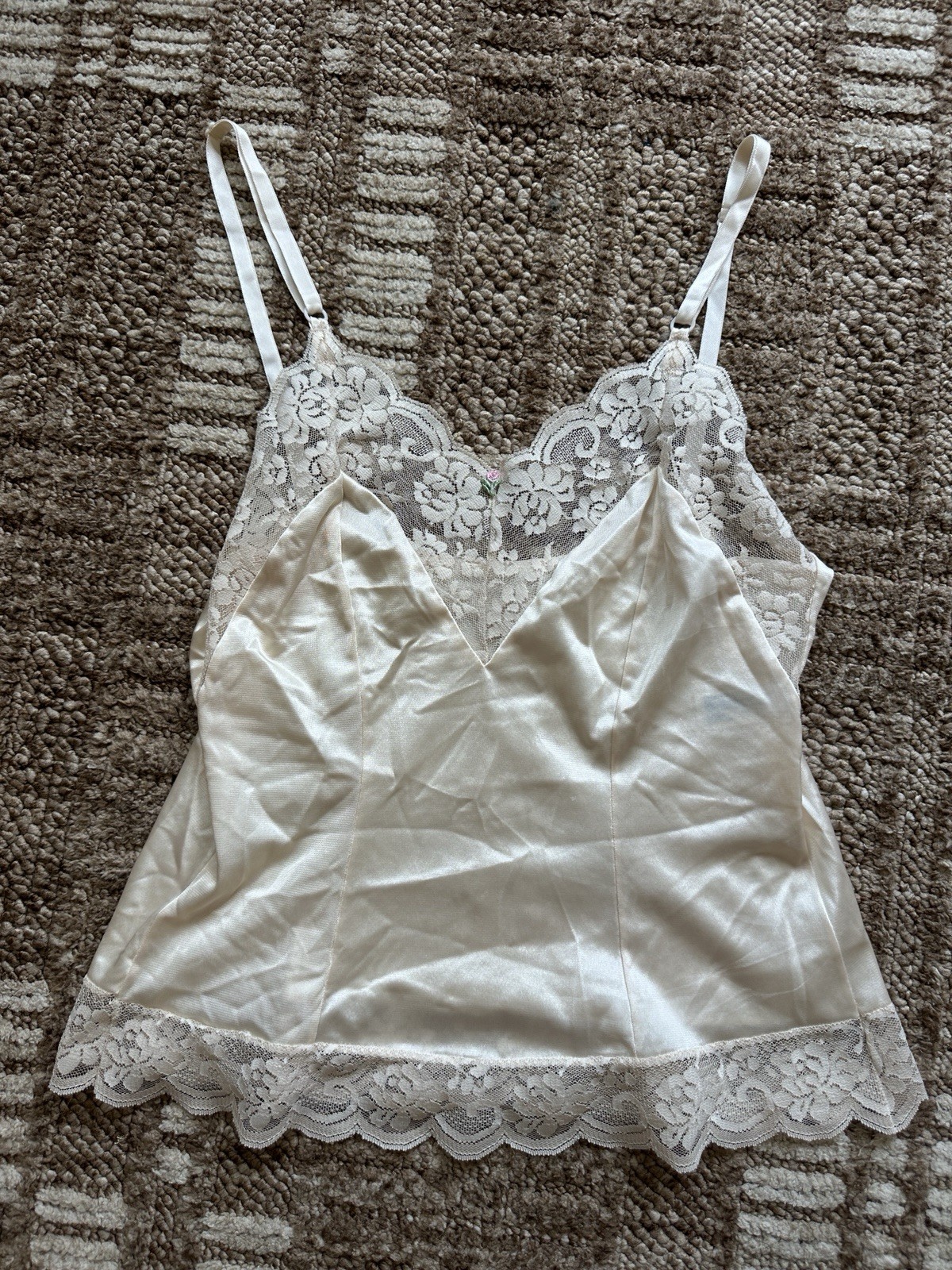 Maidenform Chantilly Ivory Lace Trim Camisole Lingerie, Size 32 (64004)