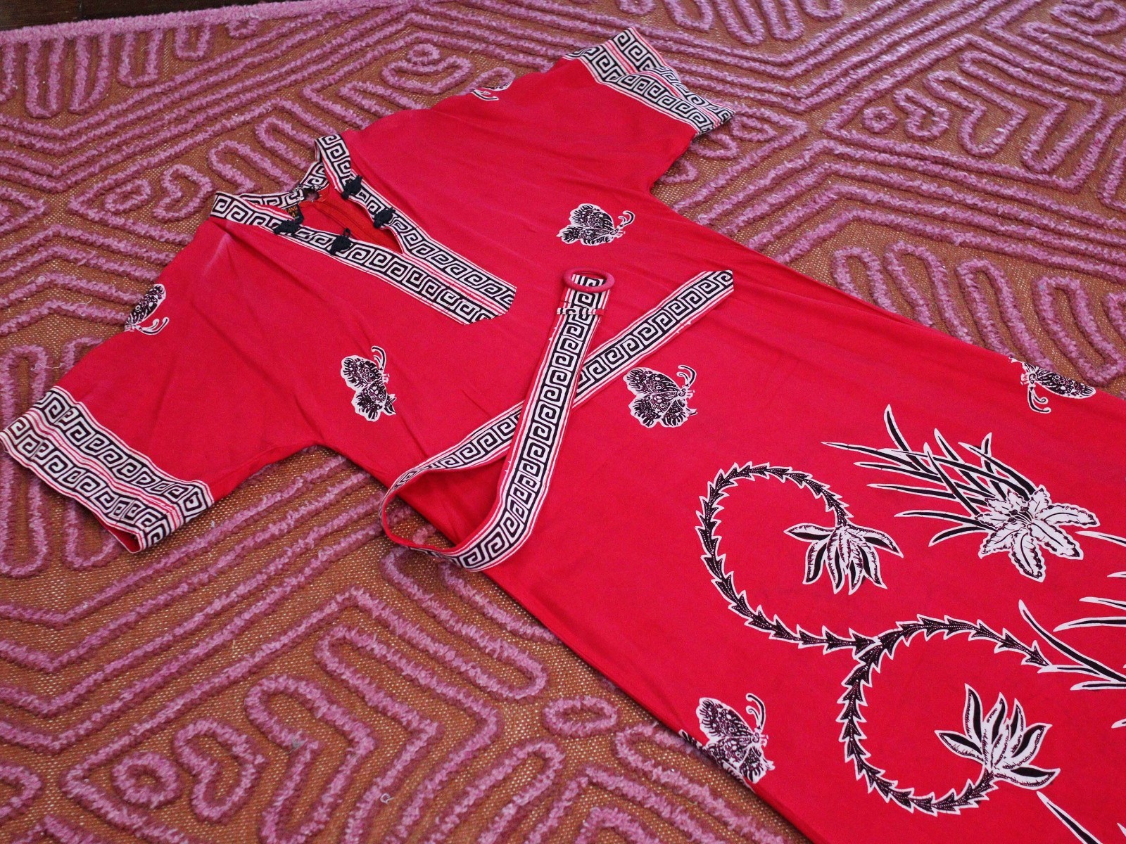 VTG Indonesian Red Batik Print Wide Sleeve Caftan Maxi Dress 1960s Frog Clasp