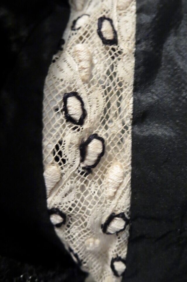 Antique 1890s Bodice Jacket Victorian High Neck Black Silk Ivory Lace Boned 30&Prime;B