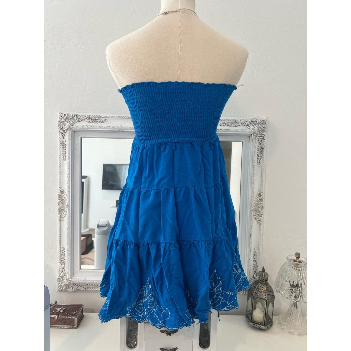vintage forever 21 blue babydoll top with white embroidered floral patterns