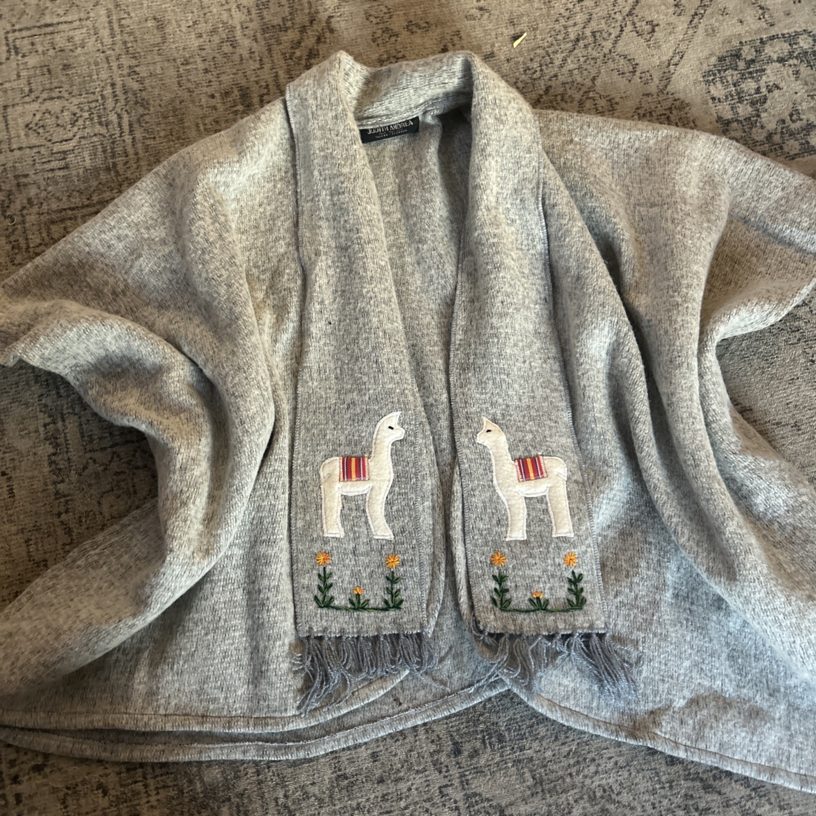 Vintage 80s Judith Andrea Gray Wool Alpaca Applique Scarf Neck Cape Poncho