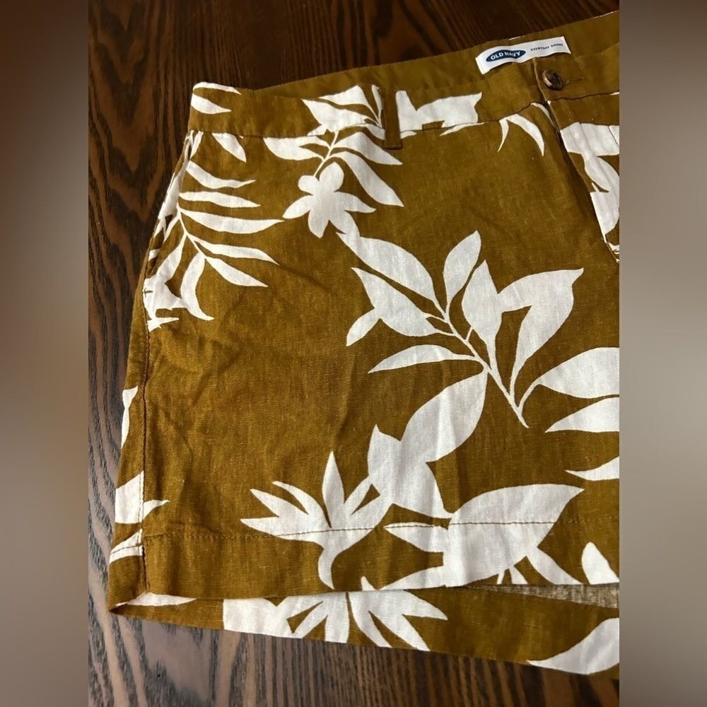 Old Navy Everyday Short Linen Blend Tropical Botanical Print Shorts 20 plus NWT