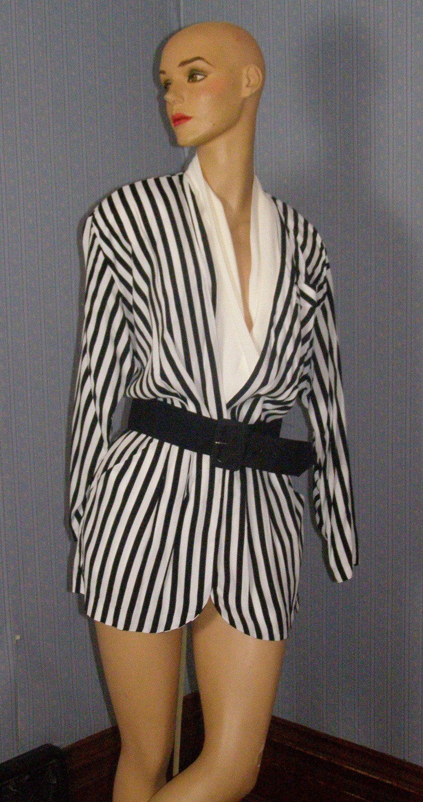 Vintage 90&rsquo;s black & white stripped AVANT GARDE top S M wrap style V-neck KWAI