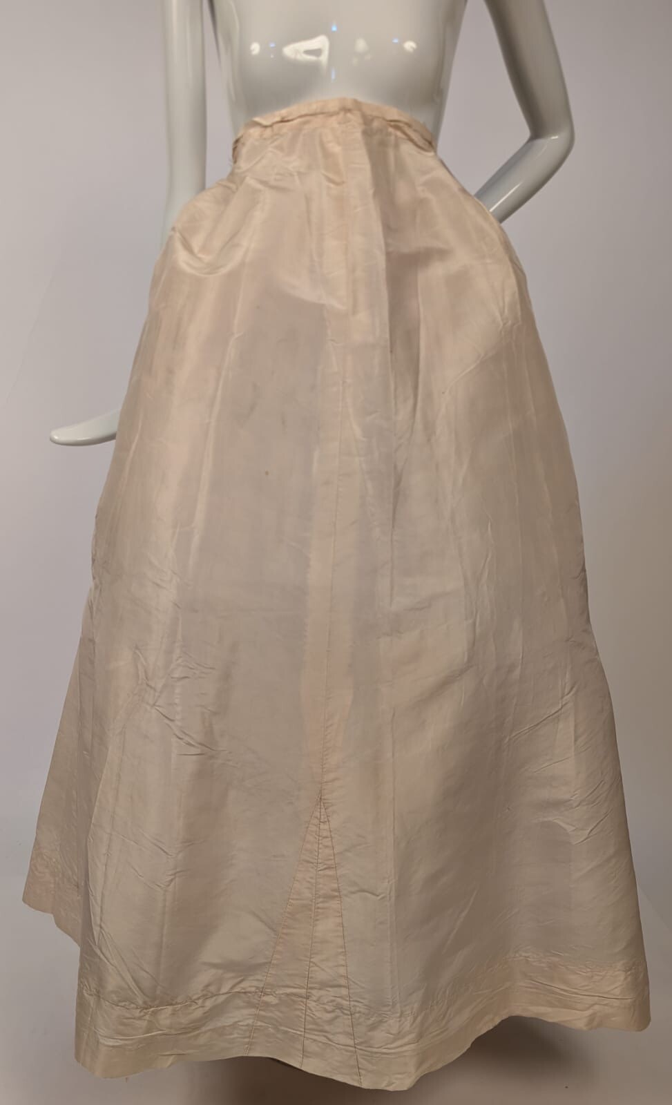 VICTORIAN 1890’S CRISP IVORY SILK TAFFETA SKIRT