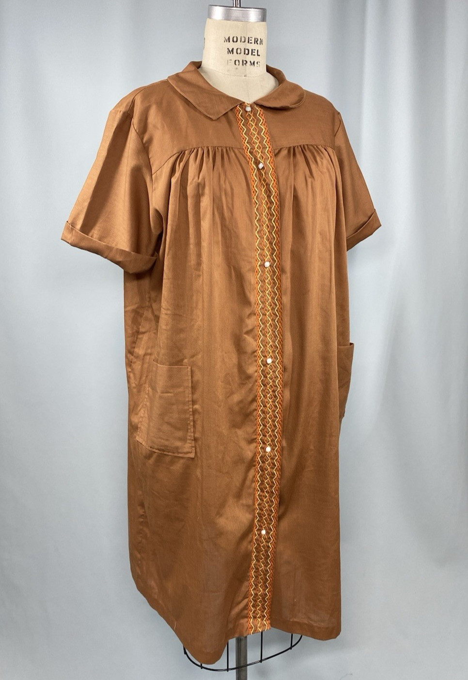 Vintage Nightgown SIZE MEDIUM brown tan orange 60s 70s classic house dress robe