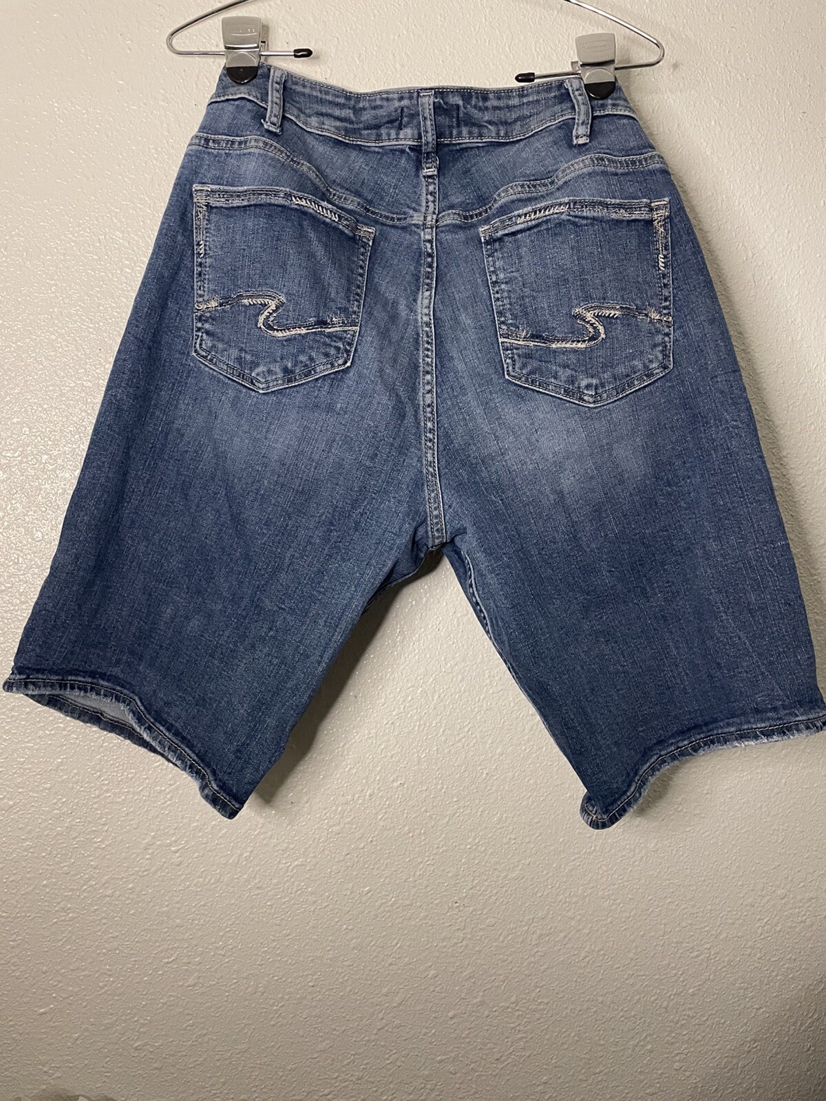 Vintage Silver Jeans Co. Elyse Bermuda Shorts.