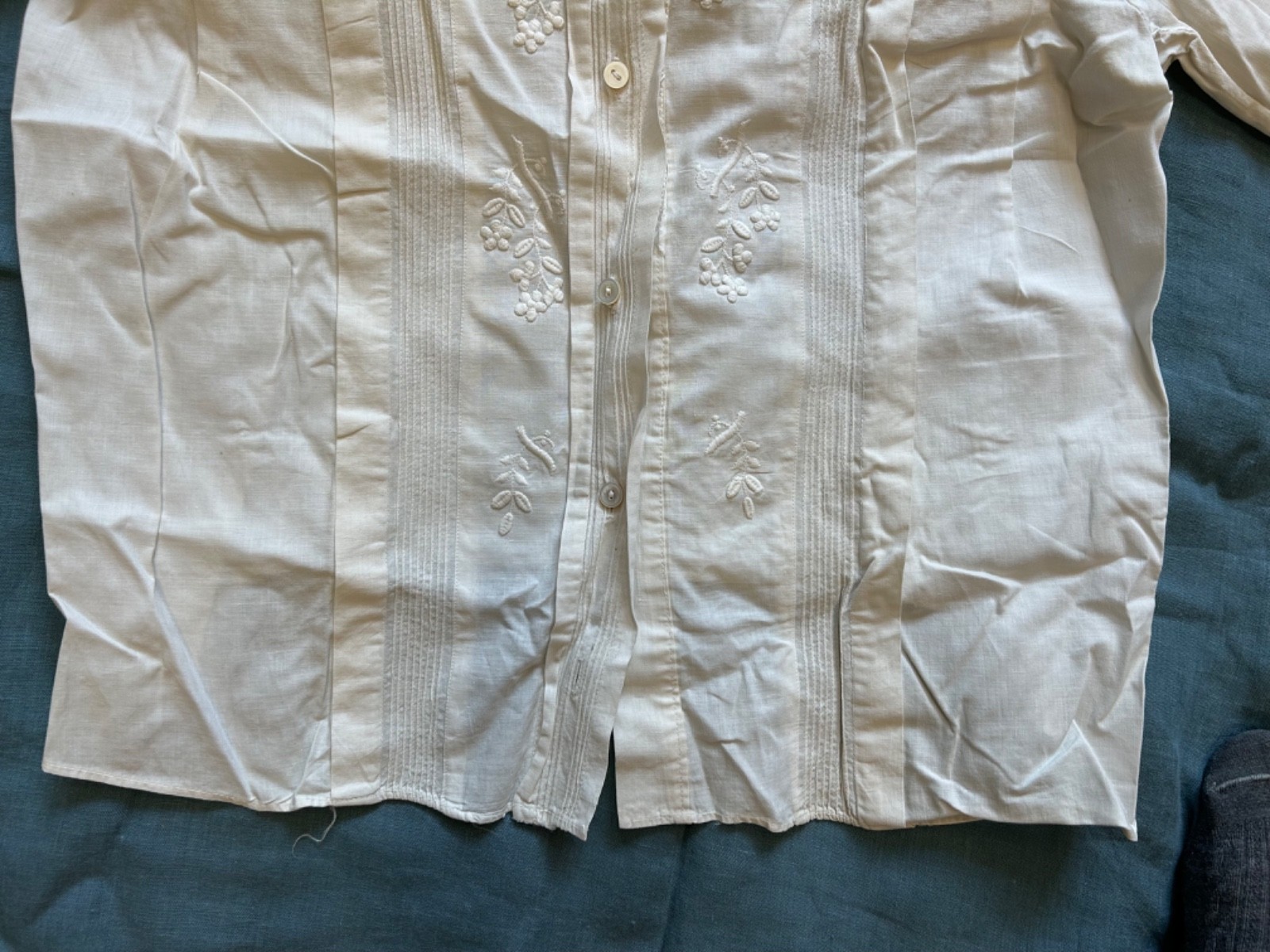 Late 19th-Early 20th Century Women&rsquo;s Blouse Machine Embroidery and Pleats