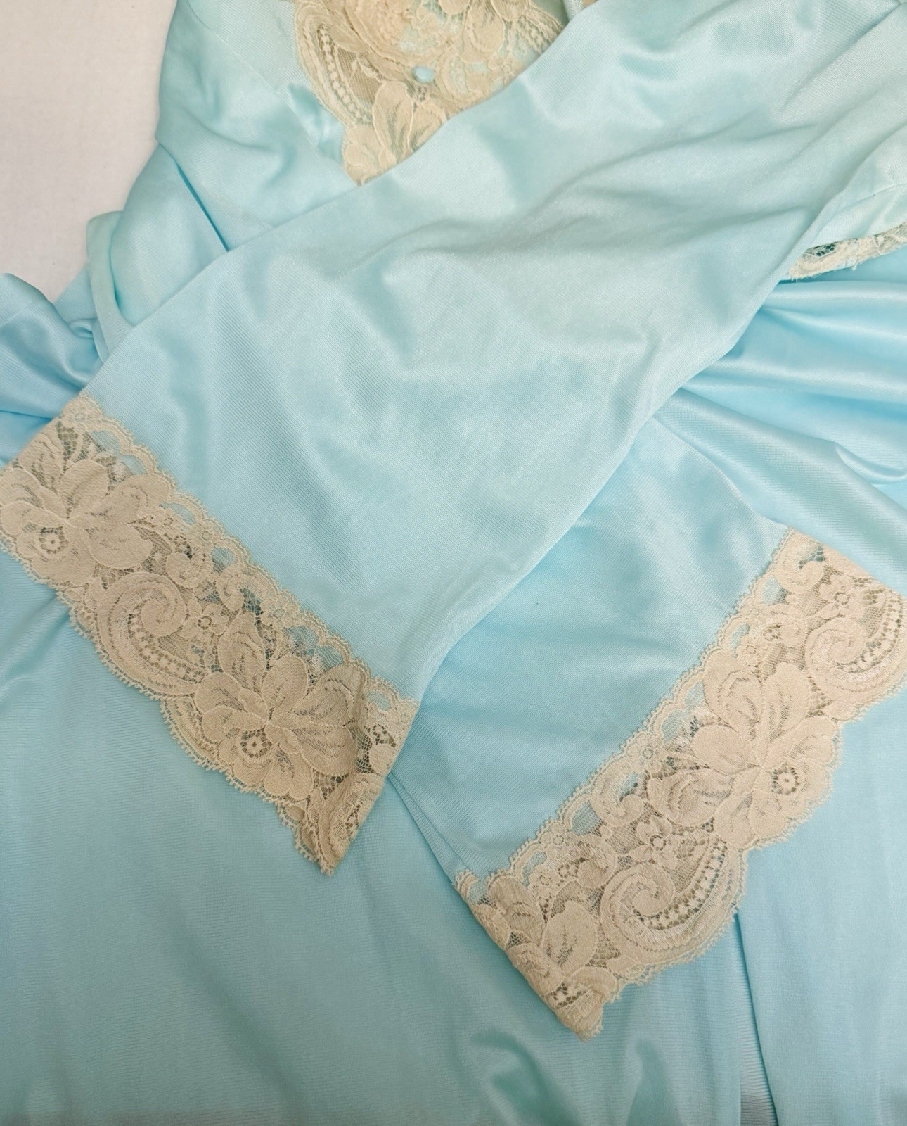 VTG Kayser 60&rsquo;s/70&rsquo;s Nylon and Lace Pastel Blue Robe Boudoir Size Med