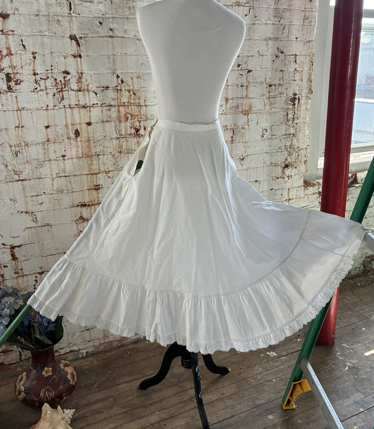 Antique Edwardian 1900s White Cotton Ruffle Long Lawn Tea Skirt Petticoat XS-S
