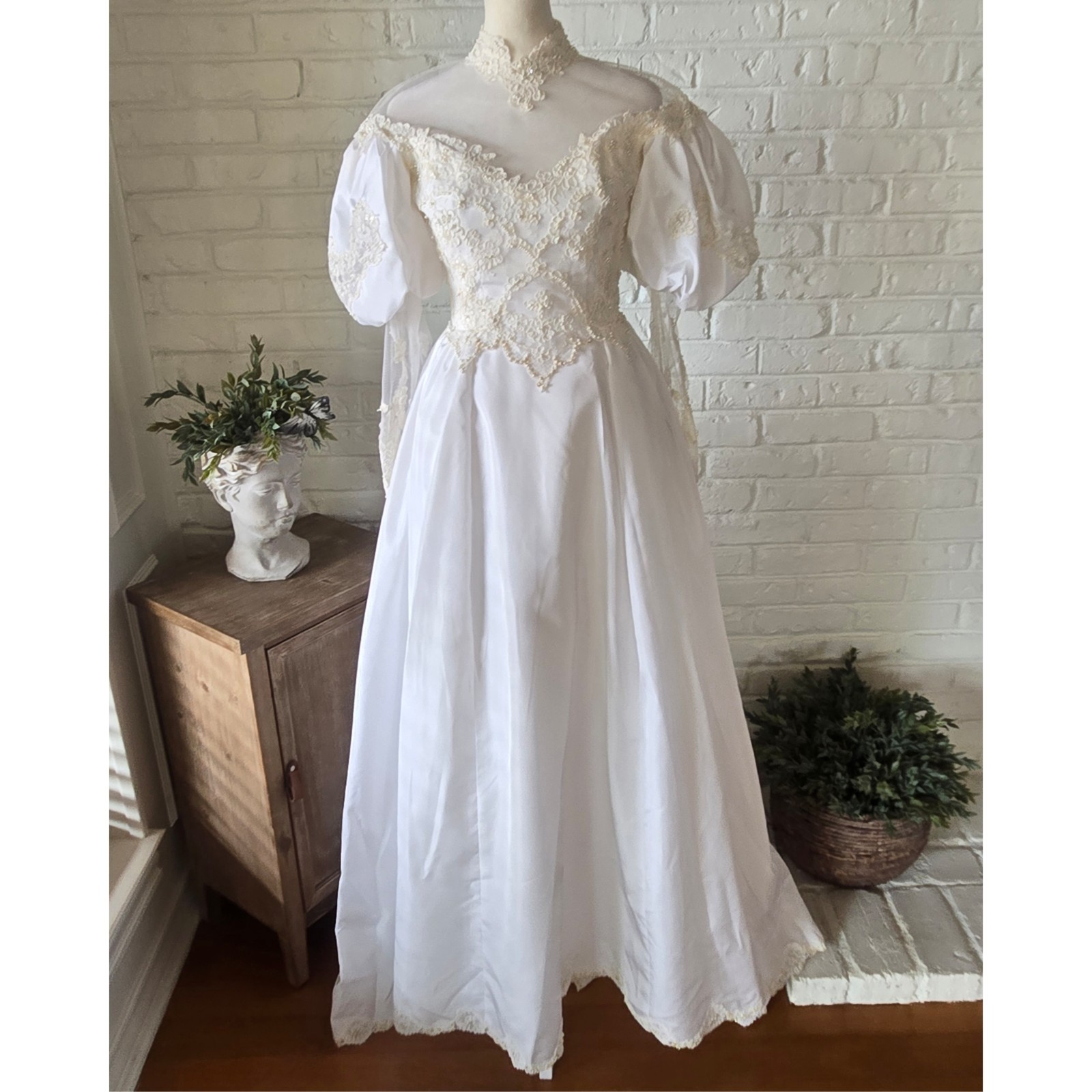 Vtg 80s Victorian Revival Wedding Gown, Beaded, Lace Trim, Train, XS/2