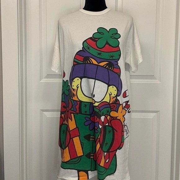 Vintage Garfield Winter Holiday All Over Print T-Shirt | Flirts | 90s -size L