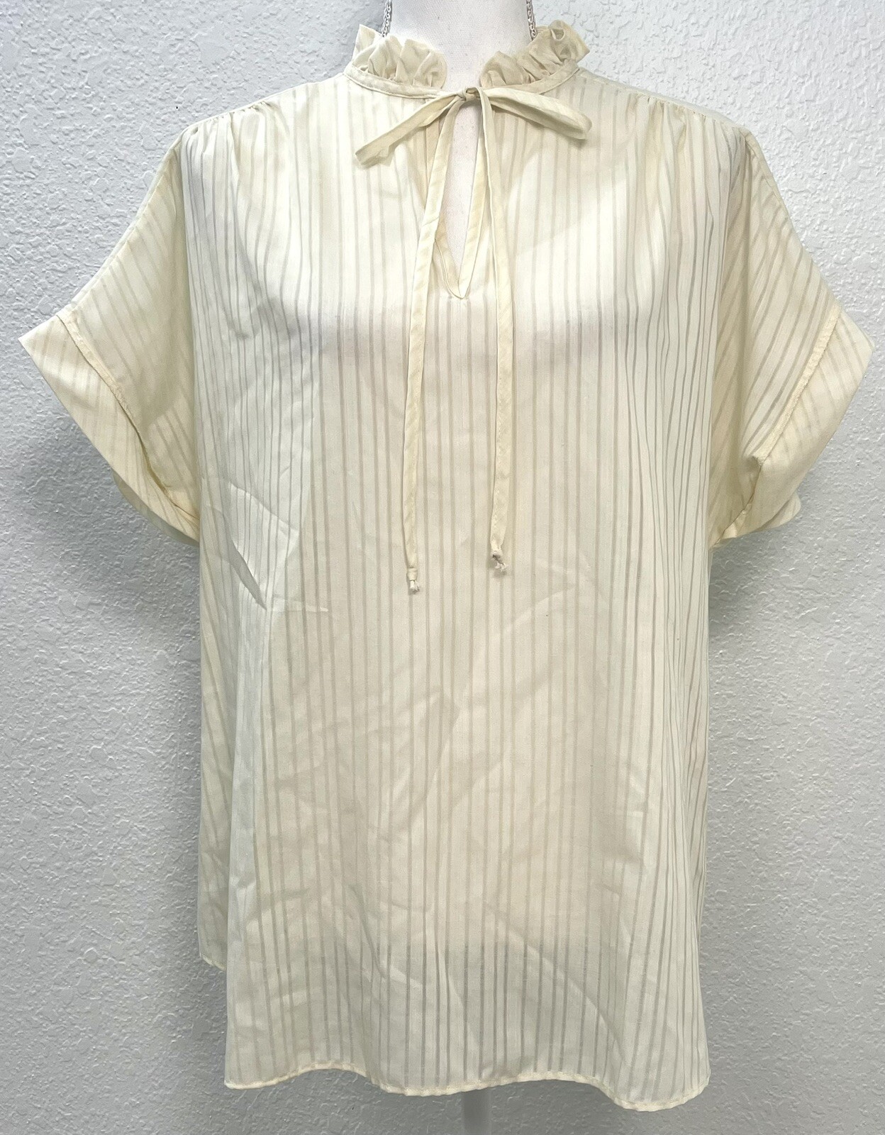 VTG MS BOND Judy Bond Womens 40/8 Ivory Stripe S/S Ruffle Secretary BLOUSE EUC
