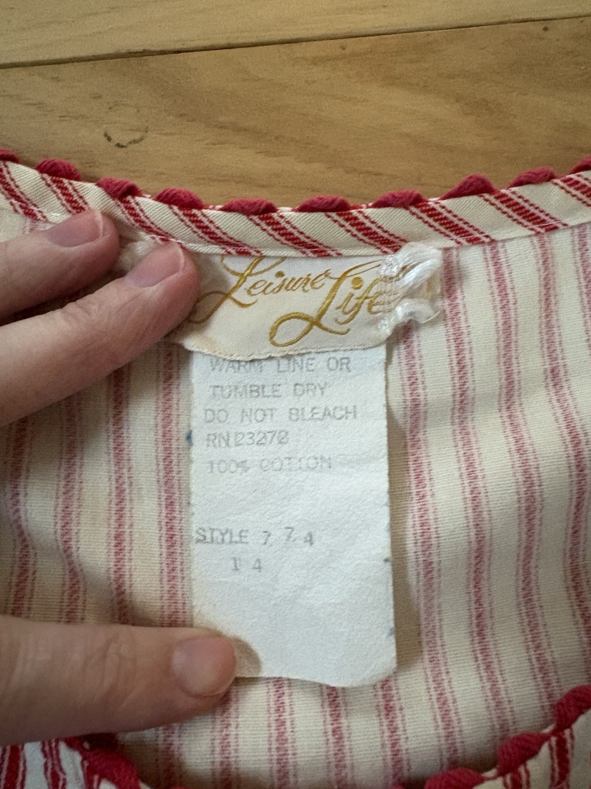 VINTAGE LEISURE LIFE House Dress Grandma Red Stripe Cute Apple Pockets Large