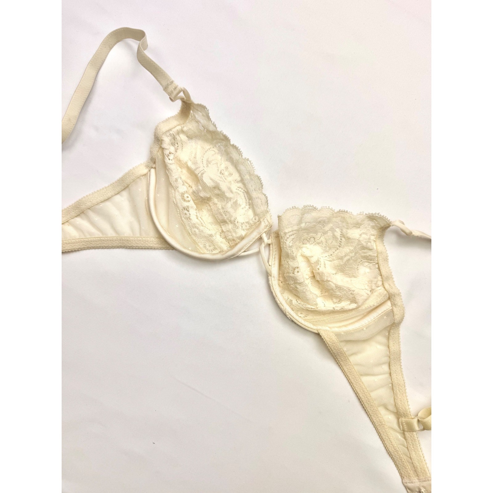Vintage Victorias Secret Lace Bra 32B Butter Yellow Mesh Underwire 90s NWT USA