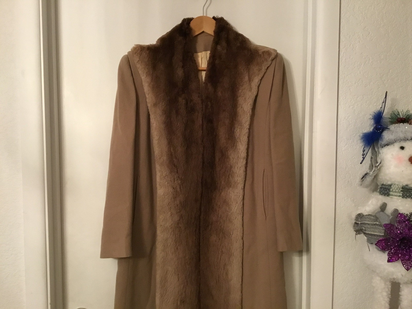 Women&rsquo;s M/P Vintage Wool, Mid Length Coat w/Sheared Beaver Collar,Satin Lining