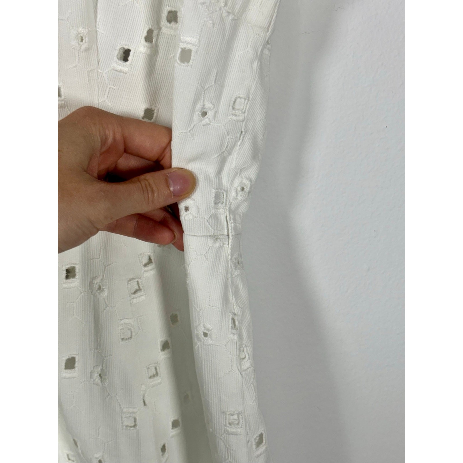 1940s 1950s White Cotton Eyelet Floral Embroidered Button Front Day Dress