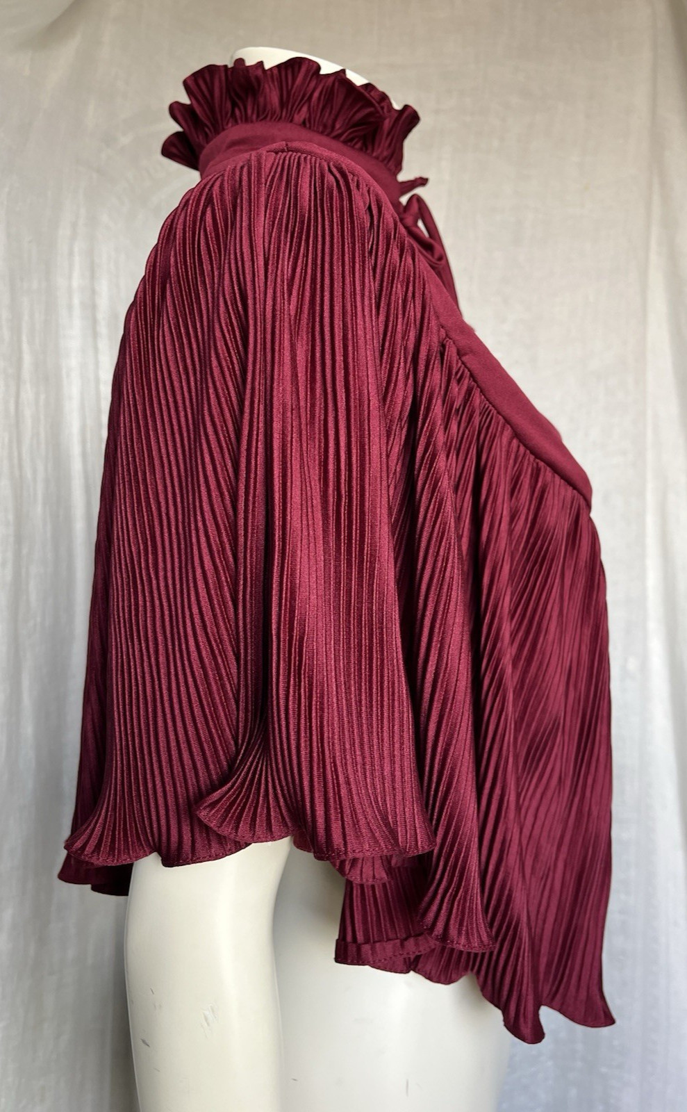 Vintage 1970s Capelet Cape Topper Ruffle Collar Pleated Gothic Vampy Evening Med