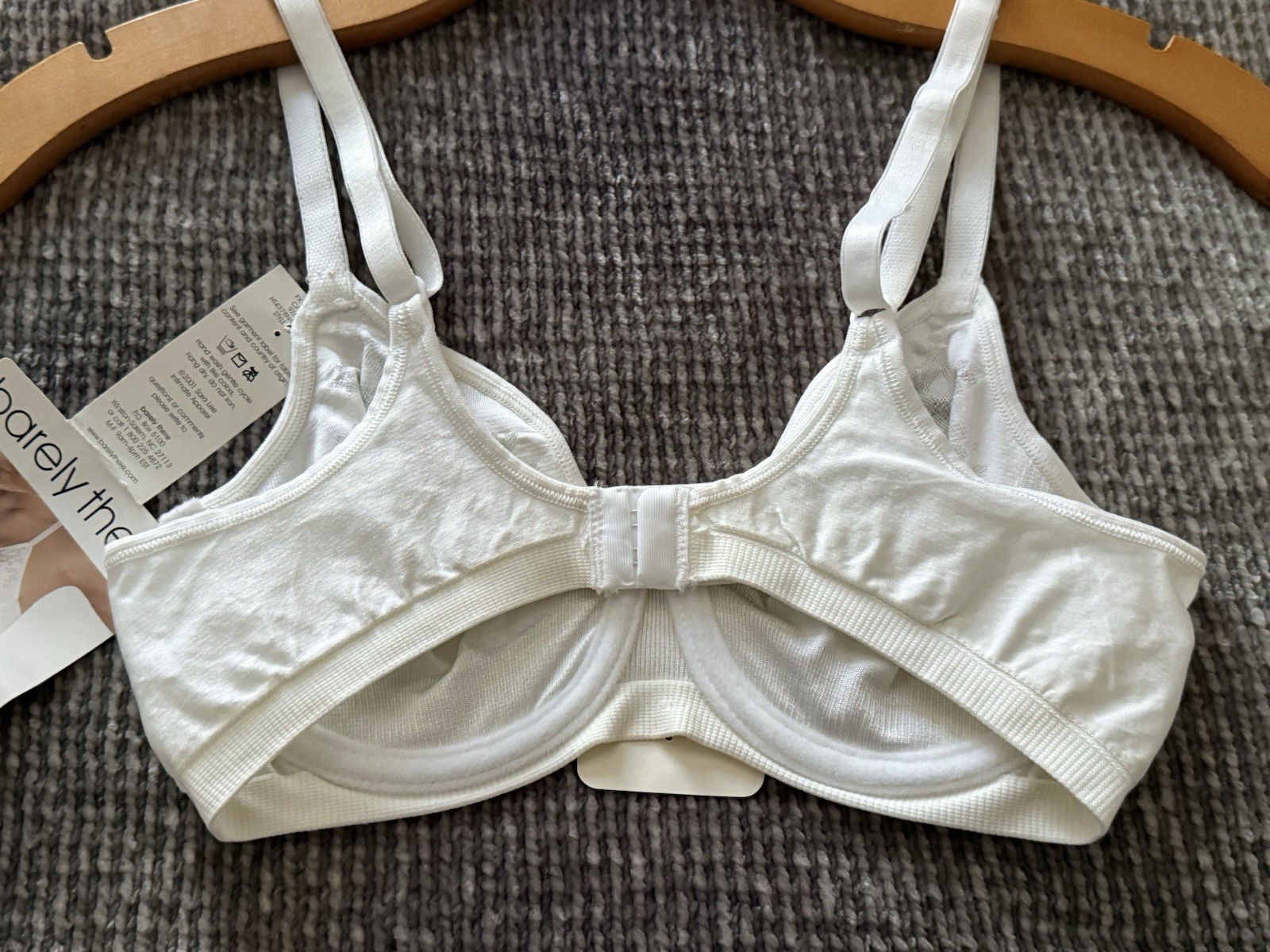 NWT 2001 Vintage BARELY THERE Body Revolution Seamless Underwire Bra 34C NOS
