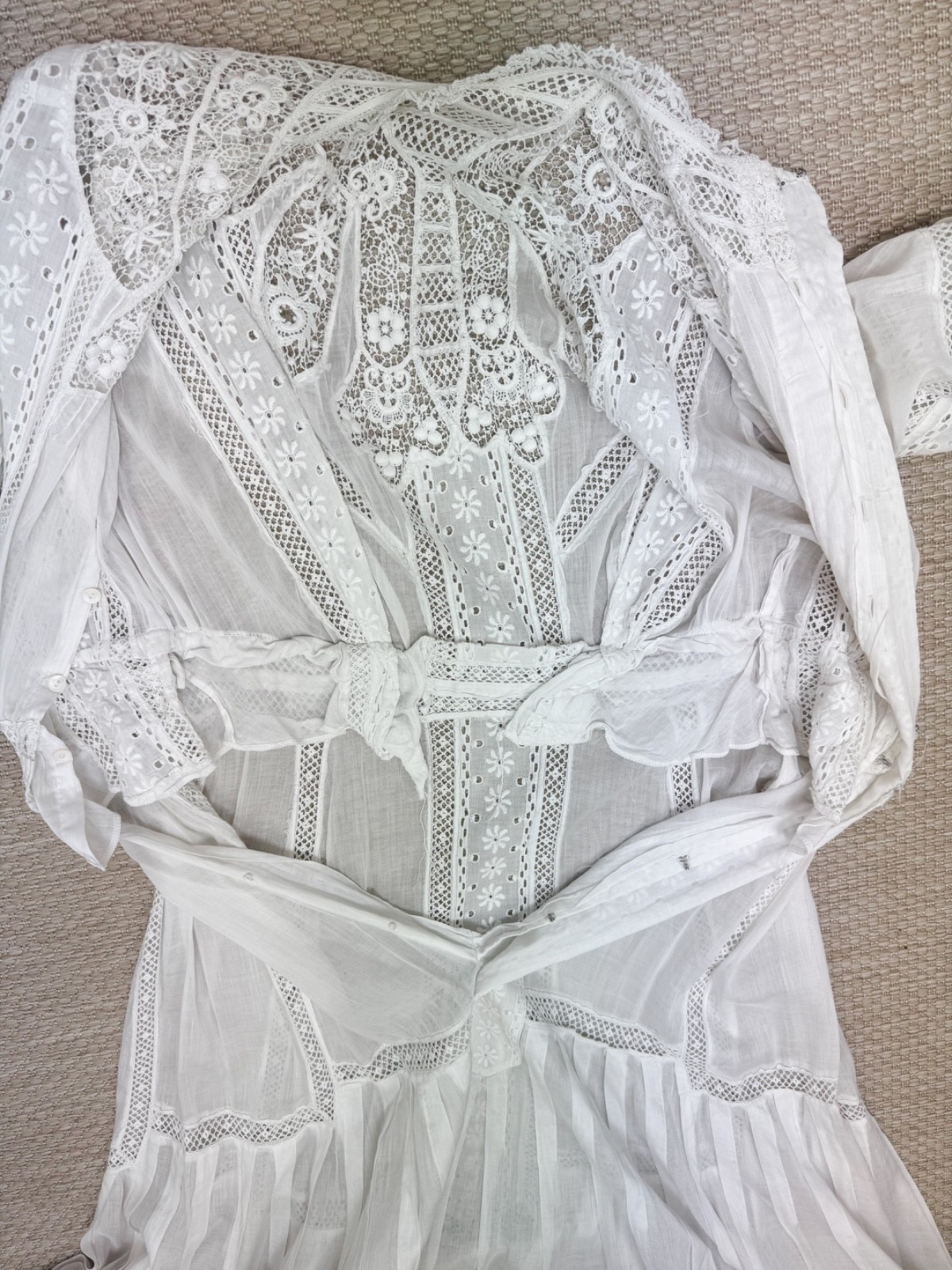 Antique Victorian Edwardian White lace Embroidered Cotton Tea Dress two piece