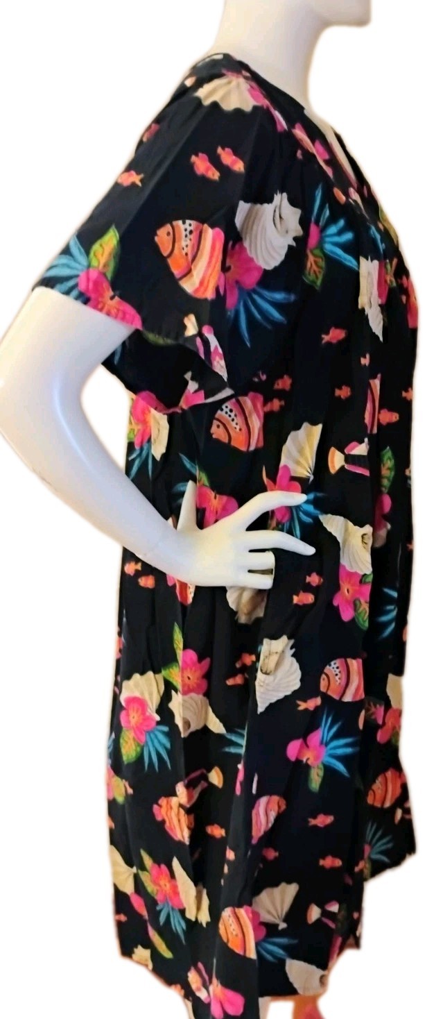 VTG 1980&rsquo;s « Daffodil » Black with Vibrant Tropical Patterned MuMu or Loungewear