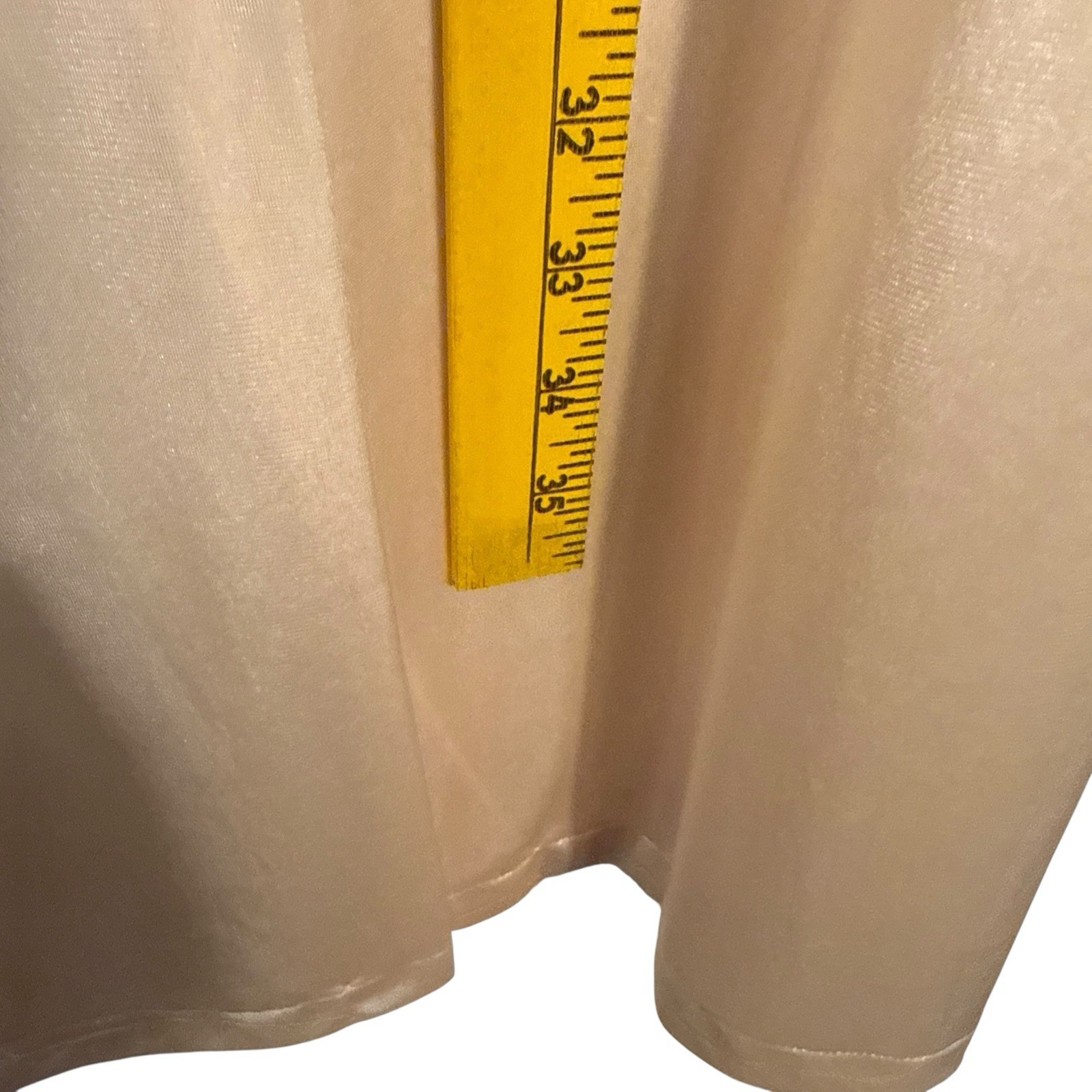 VTG Light Peach Vanity Fair Nylon Long Nightgown Lace Neck Size Medium Womenss
