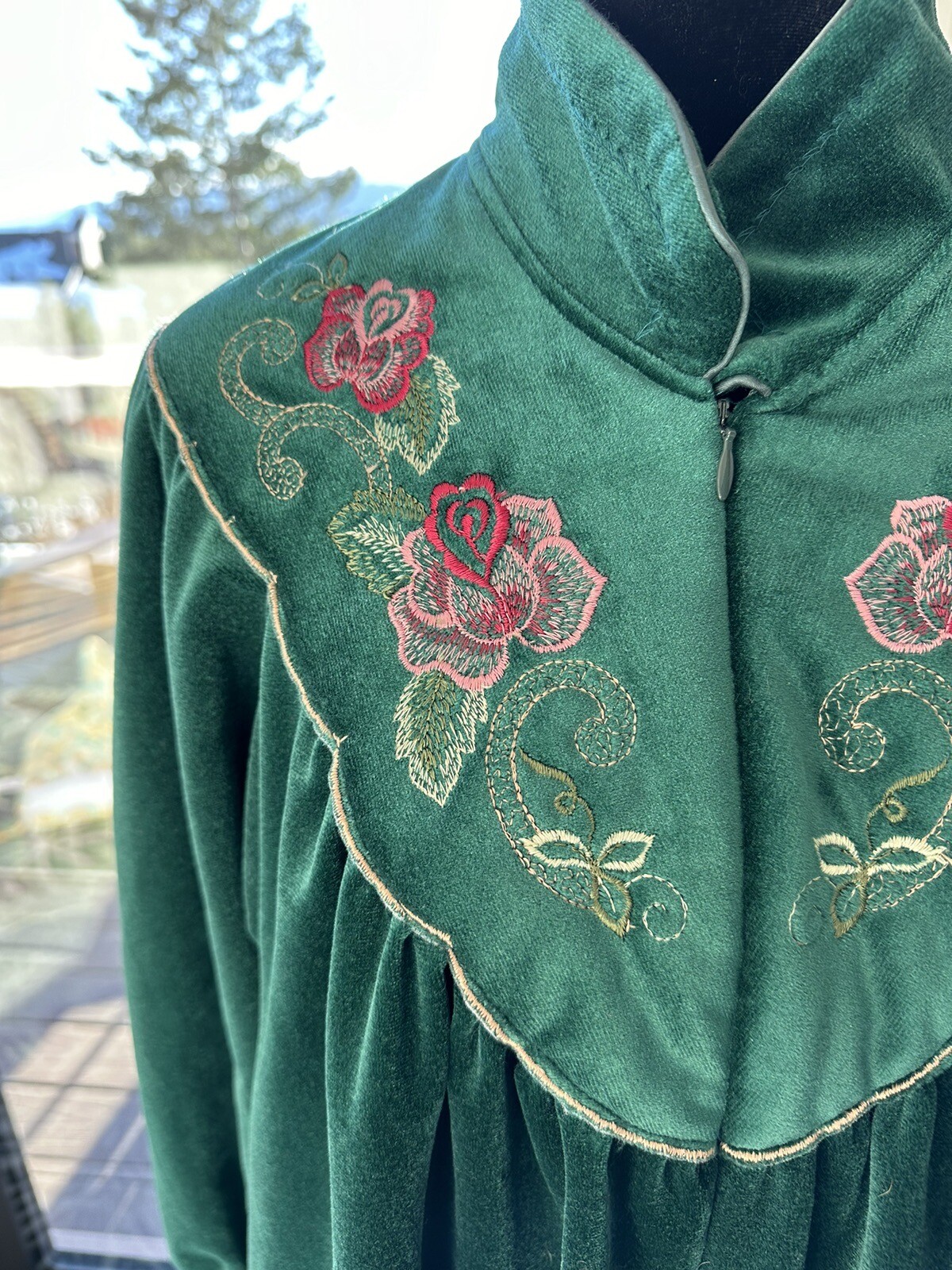 EUC Vtg Gilligan O’Malley Green Velour Made USA M 12-14 Embroidered Floral Zip