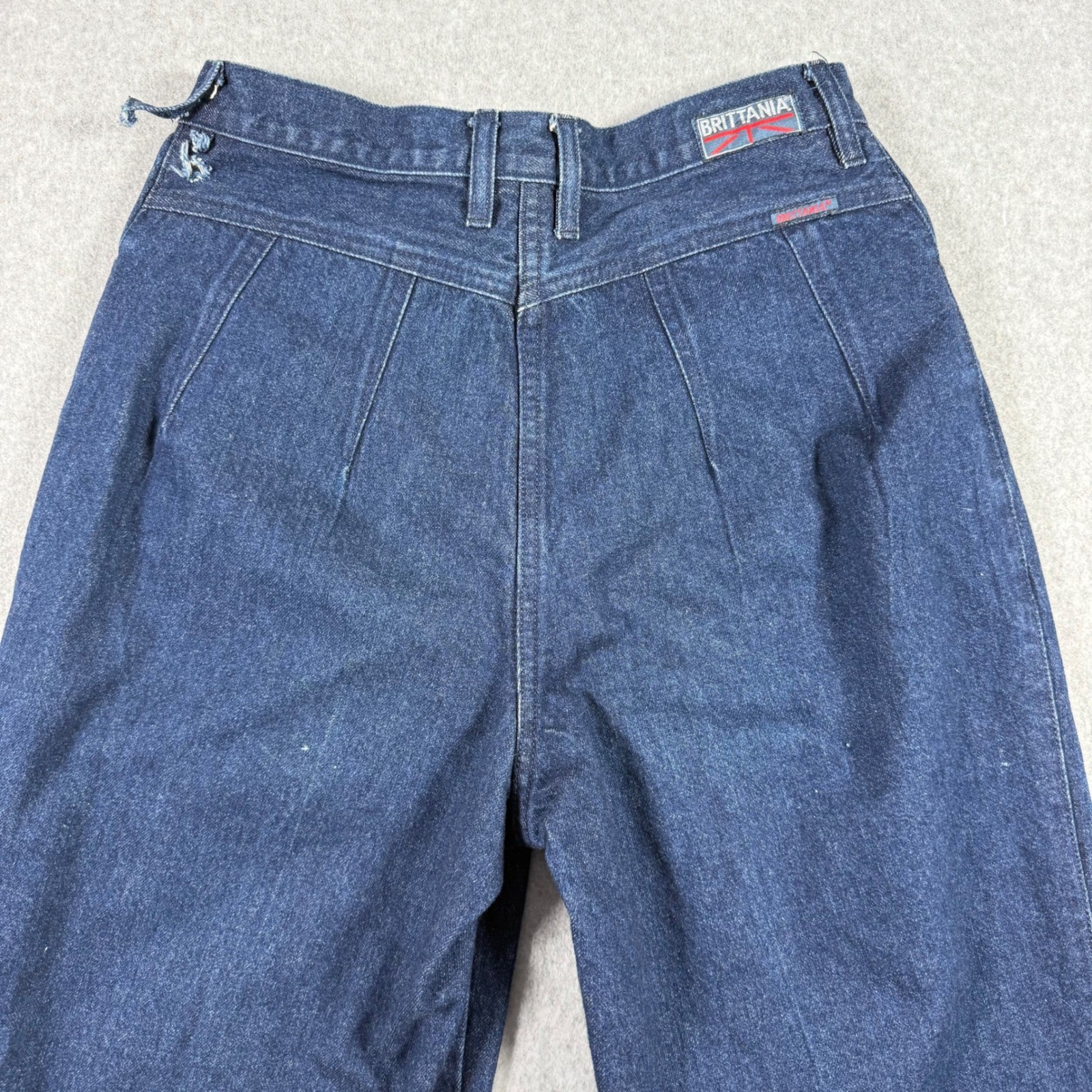 Vintage Brittania High Waisted Tapered Leg Jeans Indigo Blue Cotton Size 16/27
