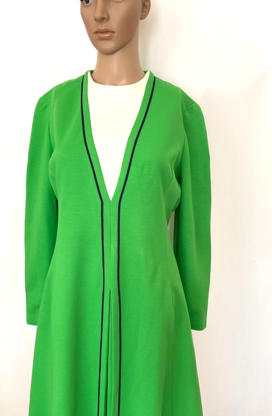 Vintage women’s dress, by Adele Martin, 1960’s. Solid green color, M-L size.