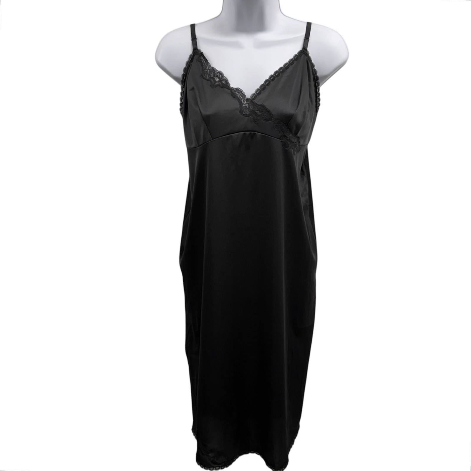 Vintage Vanity Fair Women’s 40 Black Nylon Lace Trim Slip Dress Made In USA