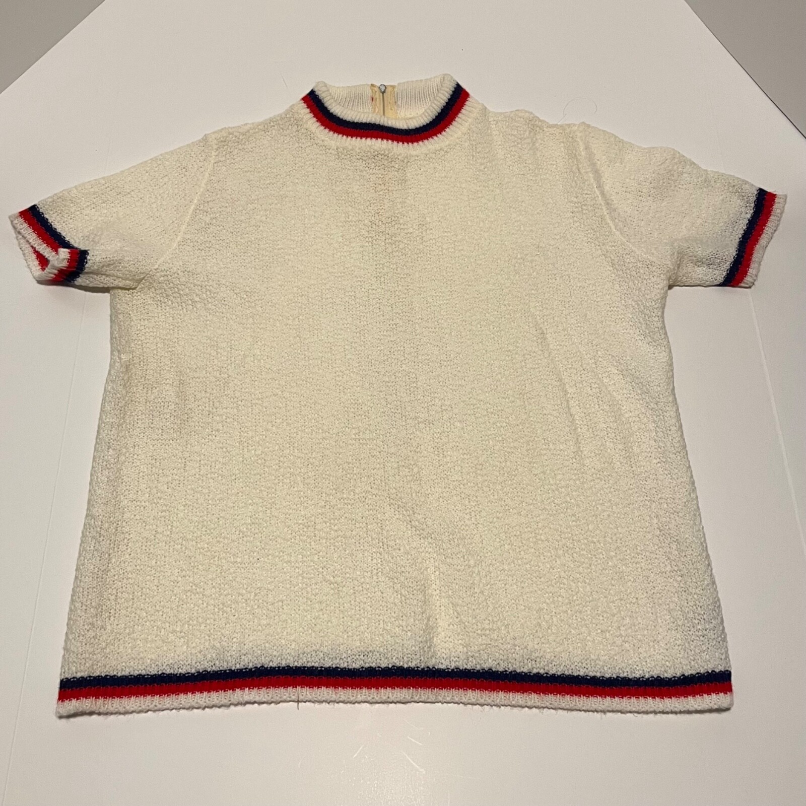 Vintage 60s Women&rsquo;s Short Sleeve Crew Neck Ringer Acrylic Knit Top Mod 20&Prime; x 23&Prime;