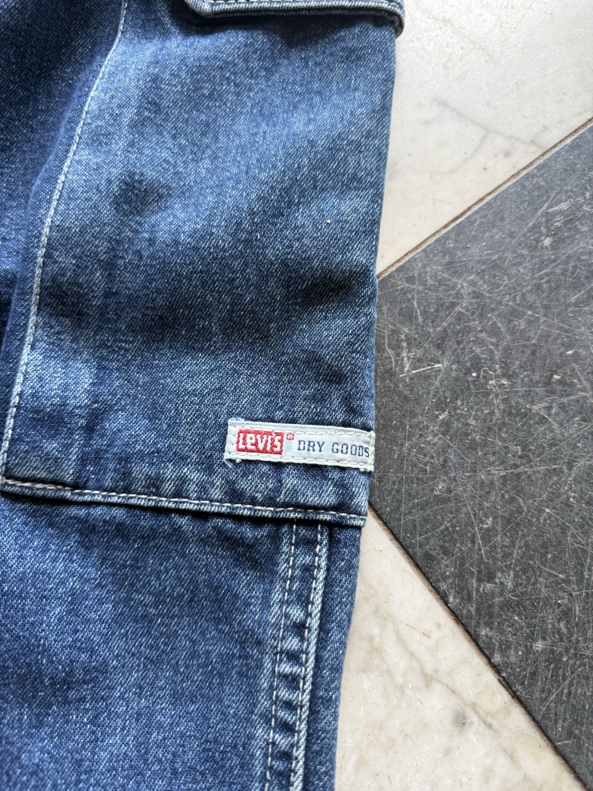 1990s Levi Dry Goods Denim Cargo Pants Size 14 (28×28.5) Brand New NWT