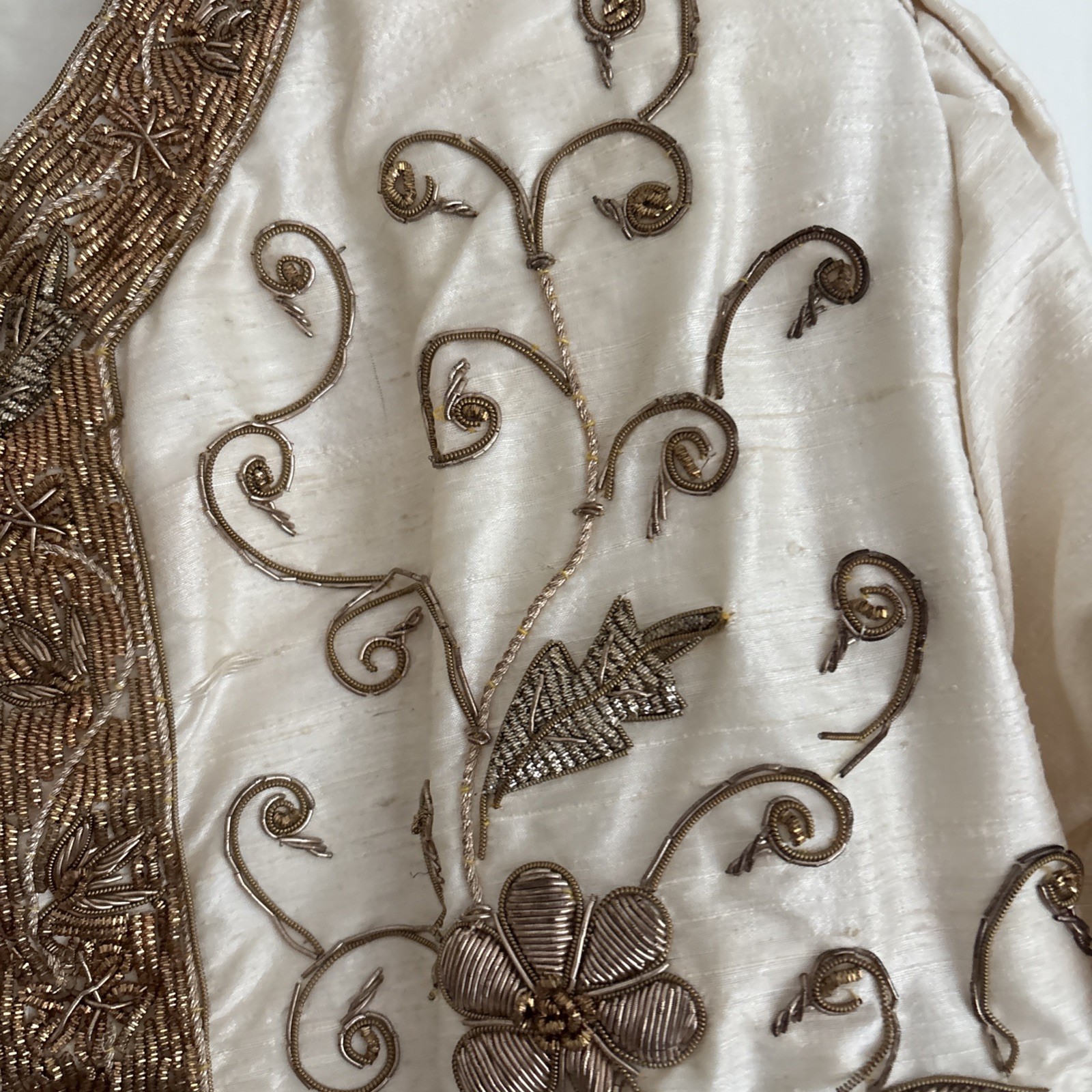India Formal Beaded Evening Jacket Womens Small Silk Vintage Cream Gold 80s