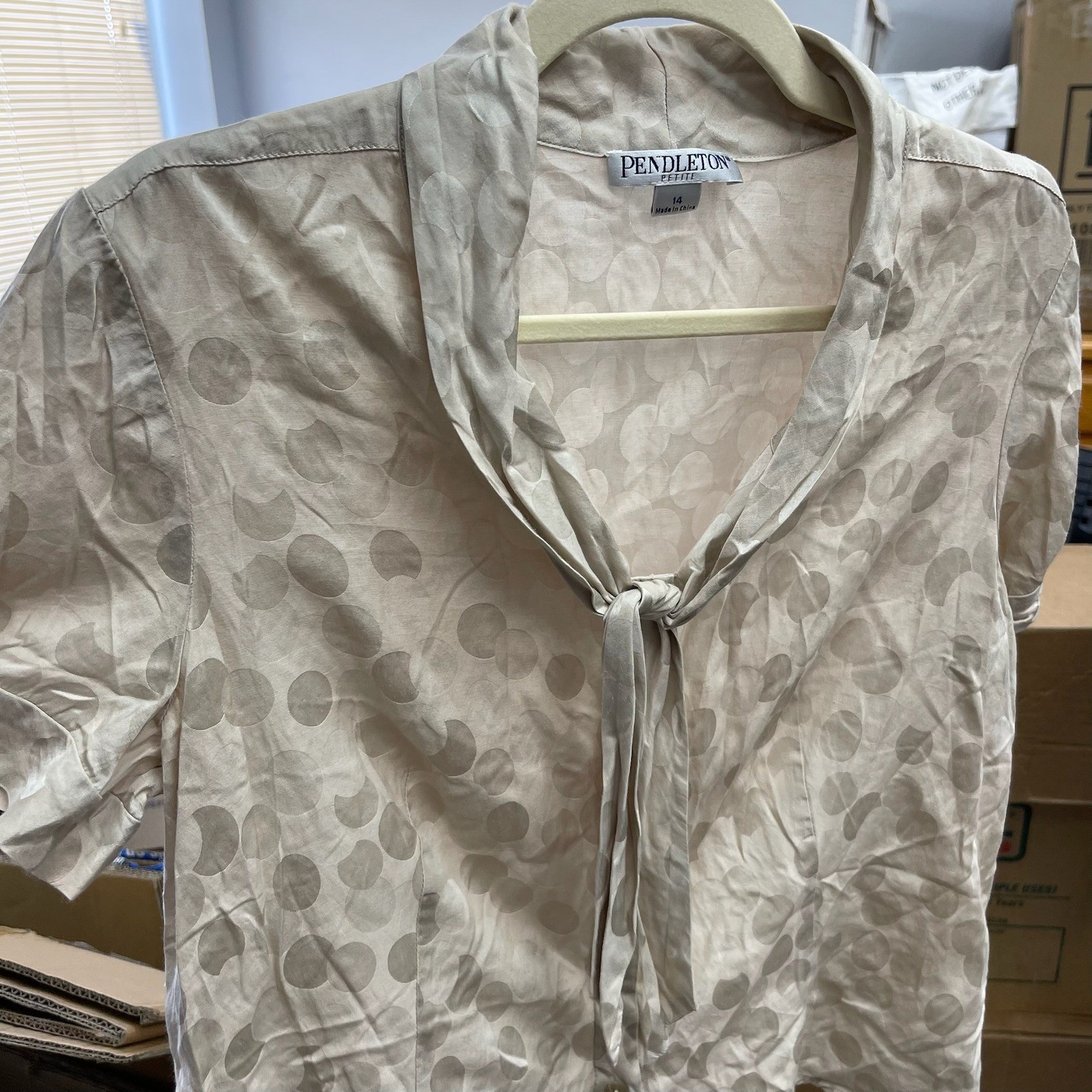 Pendleton Petite Vintage Champagne Beige Polka Dot Tie Neck Blouse Top Size 14P