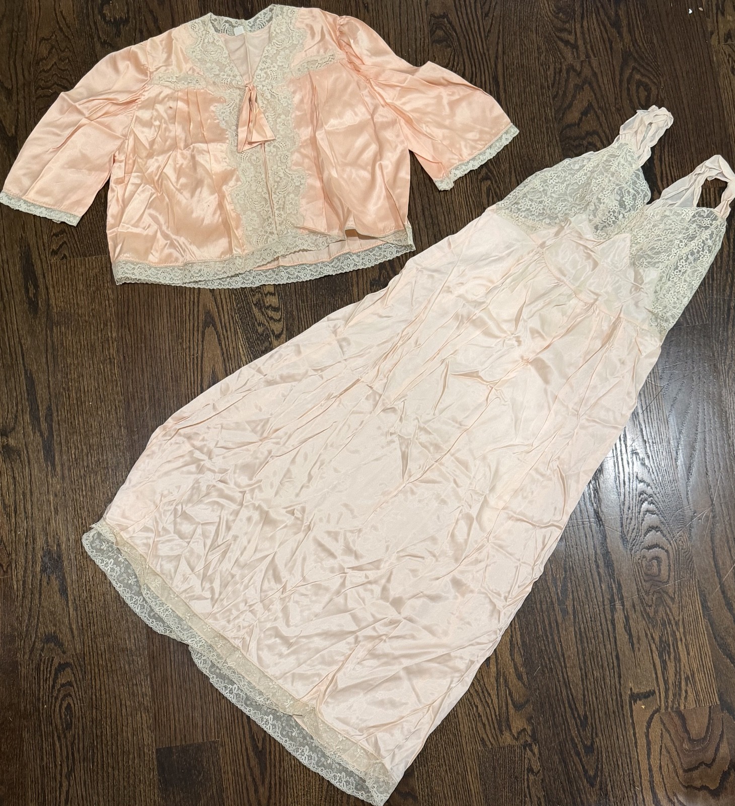 Vintage Alida 880 pink Lingerie Lace Slip Size 34 and