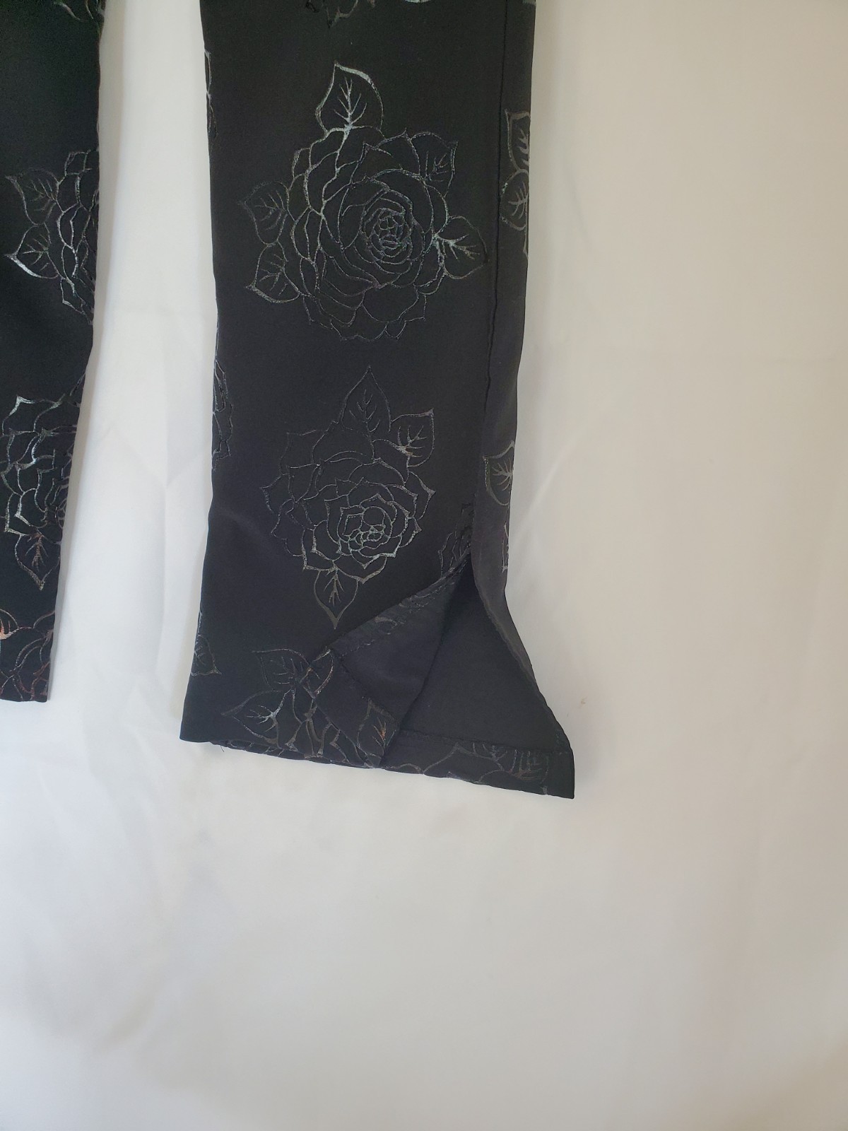 🕊STAR C.C.C.🕊 Black Embossed Rose Print Gothic Design Vintage Jeans Sz 7 🌹