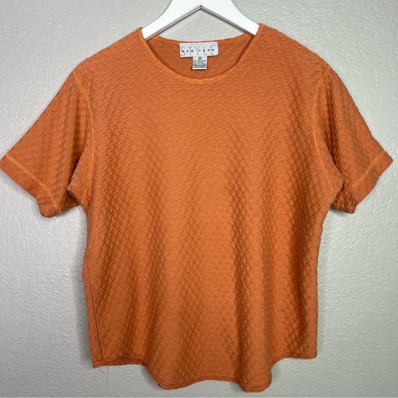90s Style New York Orange Textured Women&rsquo;s Top tshirt sz M
