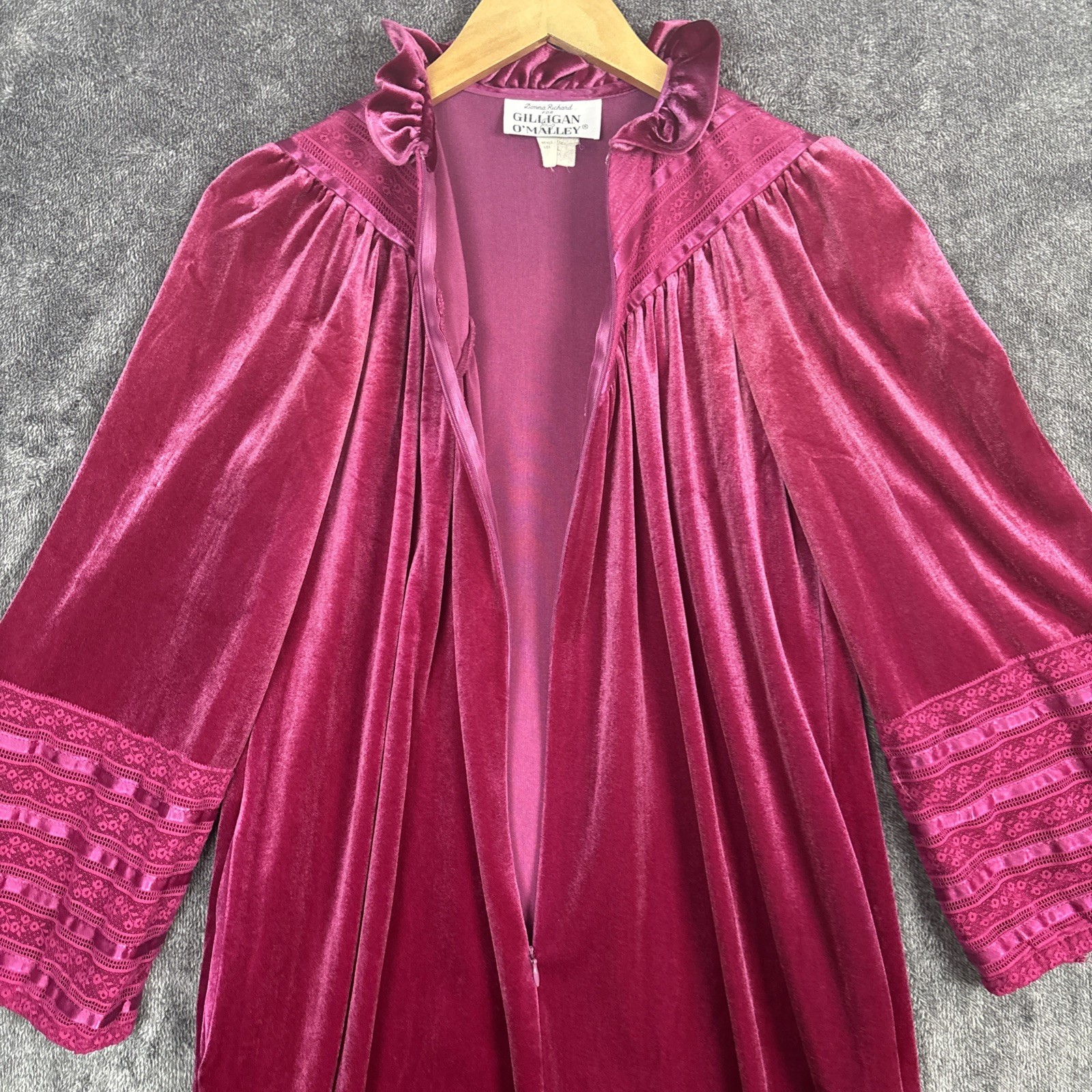 Vintage Gilligan O’Malley Velvet Hostess Robe Dress S Pink Berry USA Bell Sleeve