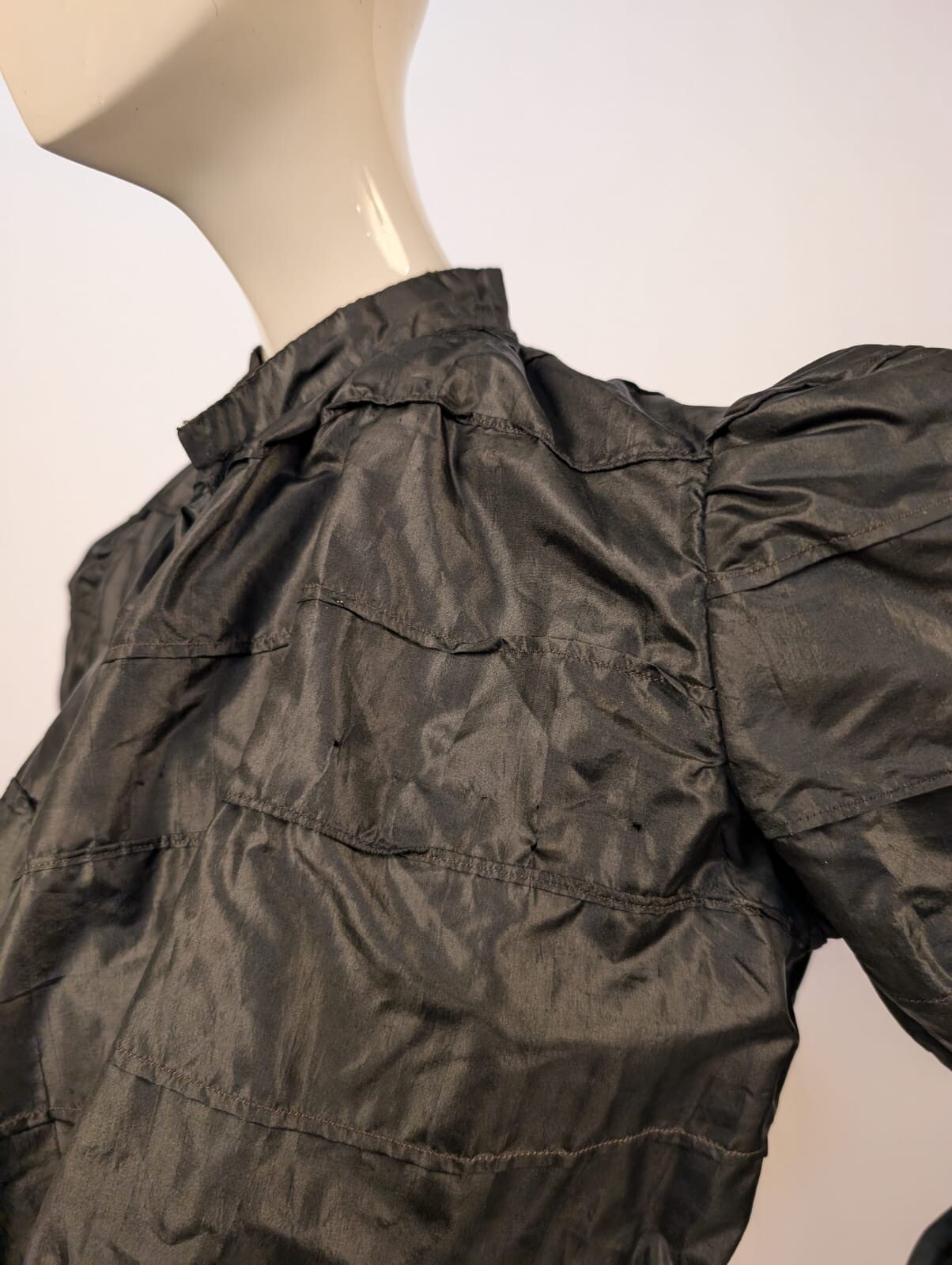 GOTHIC VICTORIAN 1890’S BLACK SILK TAFFETA PLEAT BLOUSE FULL PUFF FRONT