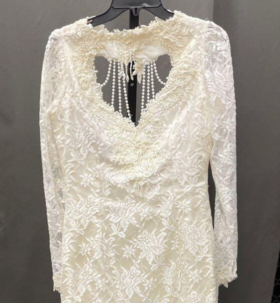 Off White Long Sleeve Lace Sheath Wedding Dress with Pearl Embellishments Sm-Med